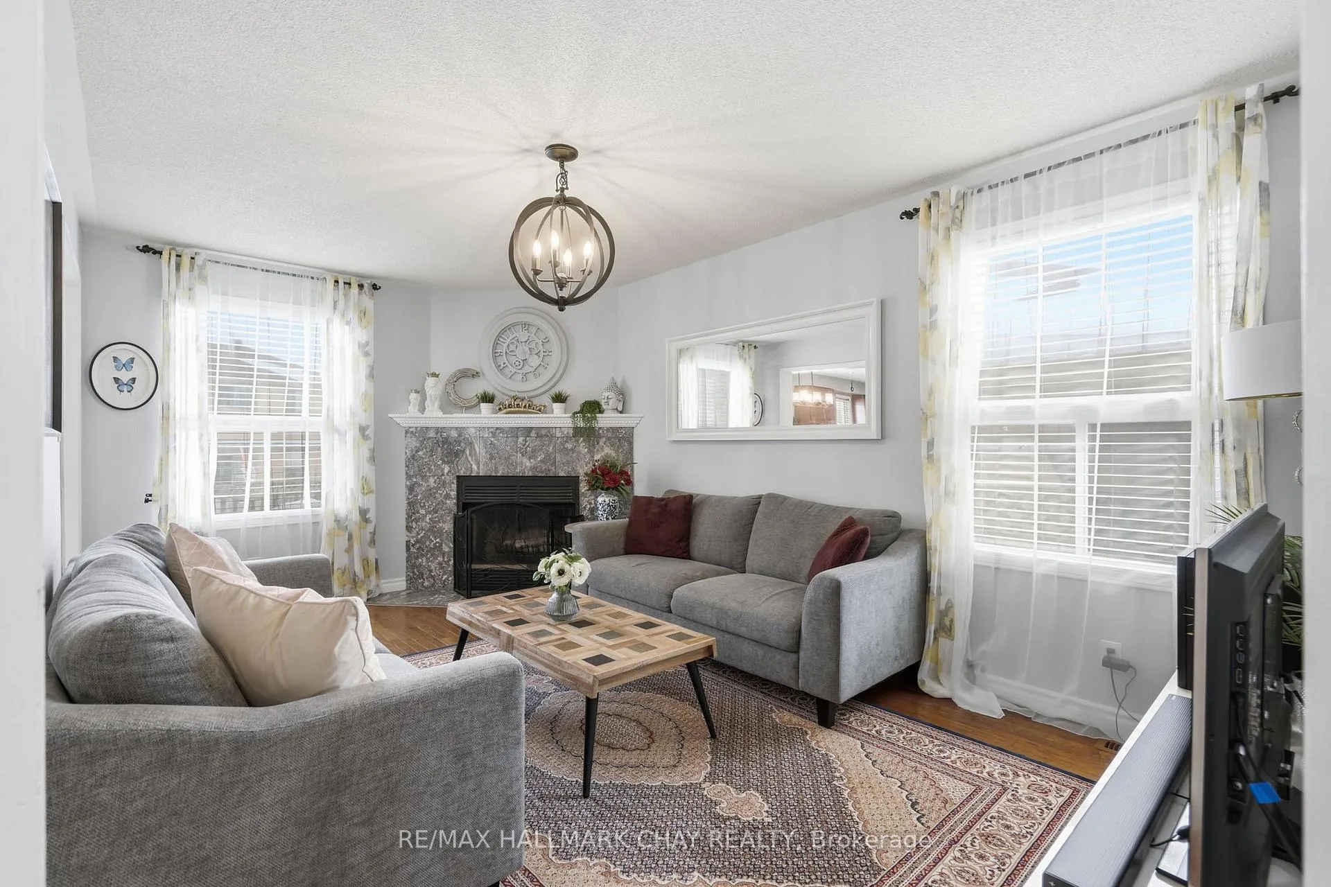 Photo 6 of 9 Grasett Crescent, Barrie, West Bayfield — HOMEH