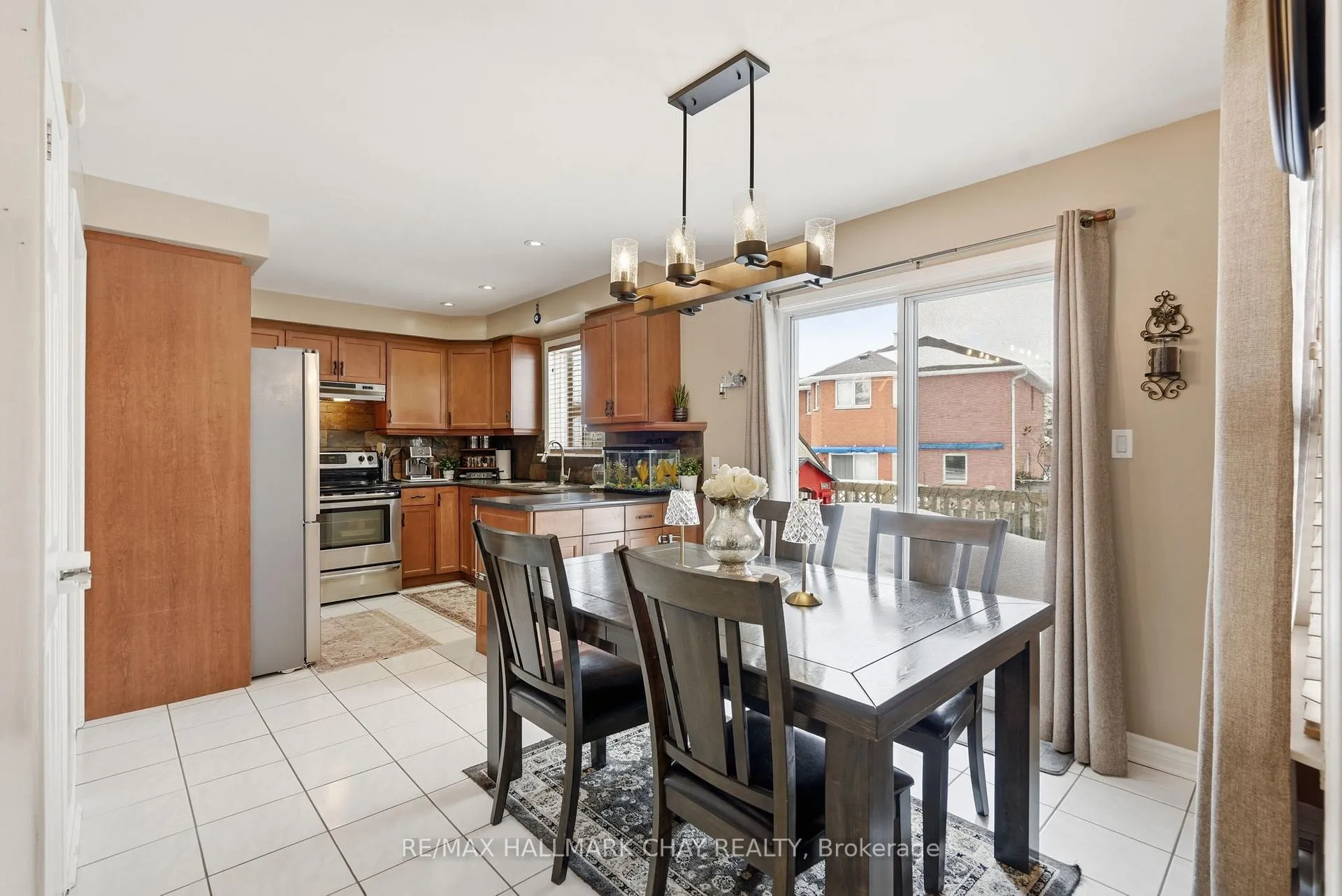 Photo 8 of 9 Grasett Crescent, Barrie, West Bayfield — HOMEH