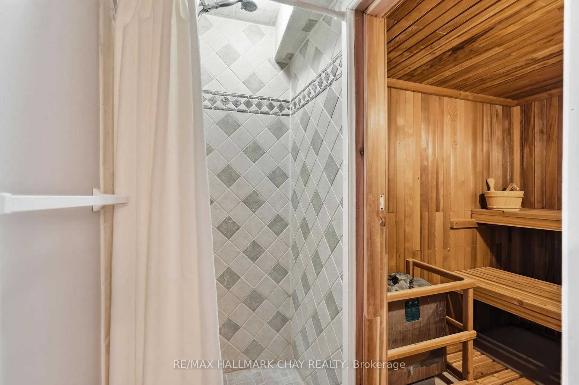 Photo 33 of 9 Grasett Crescent, Barrie, West Bayfield — HOMEH