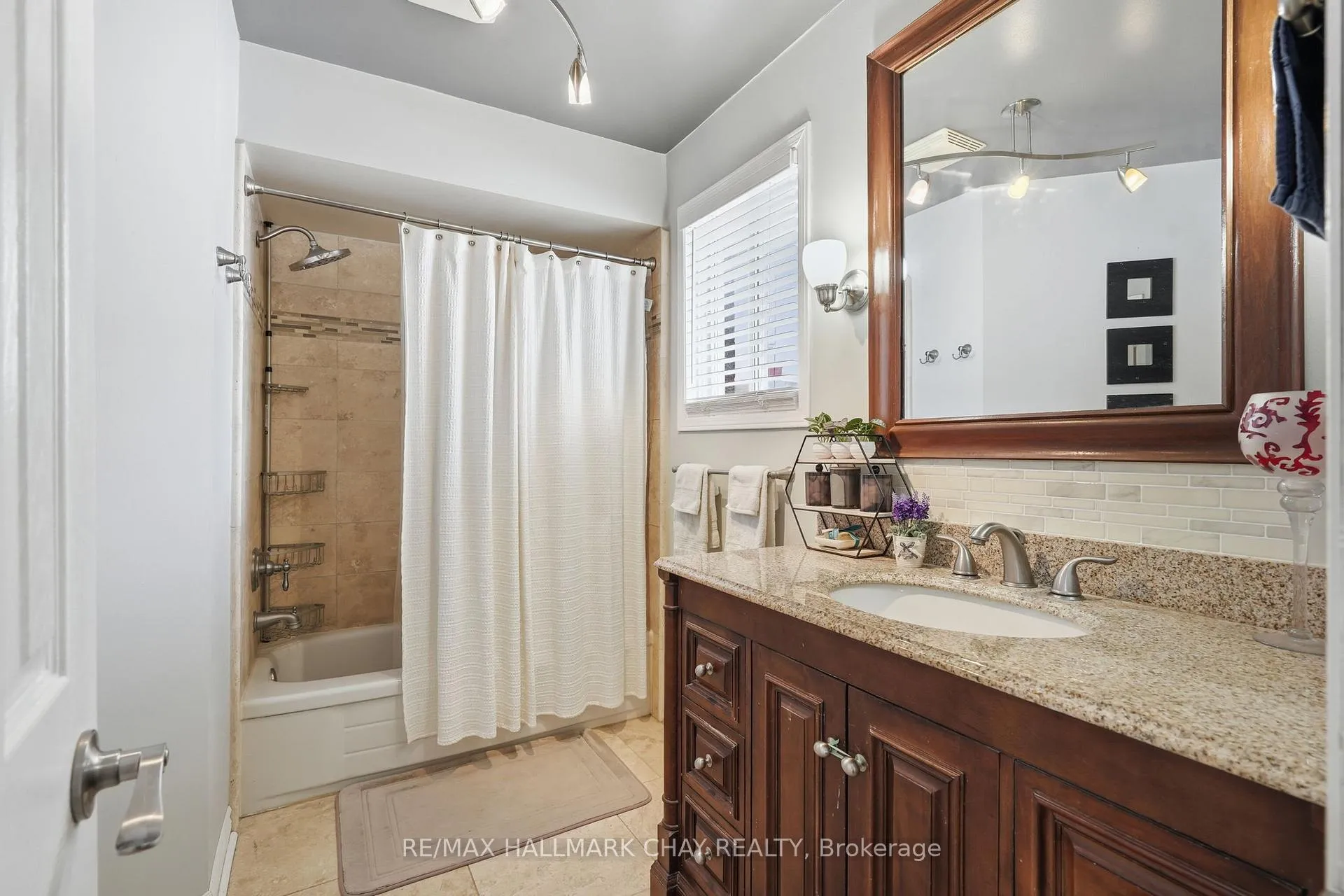Photo 45 of 9 Grasett Crescent, Barrie, West Bayfield — HOMEH