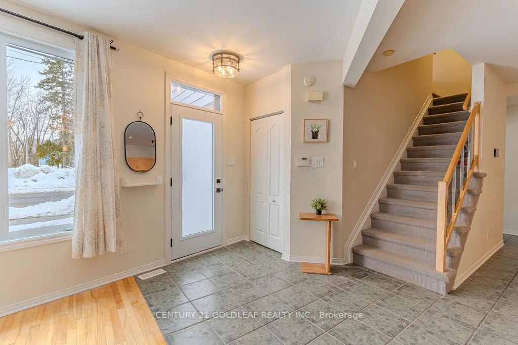 Photo 2 of 1075 North River Road, Ottawa, Overbrook — HOMEH