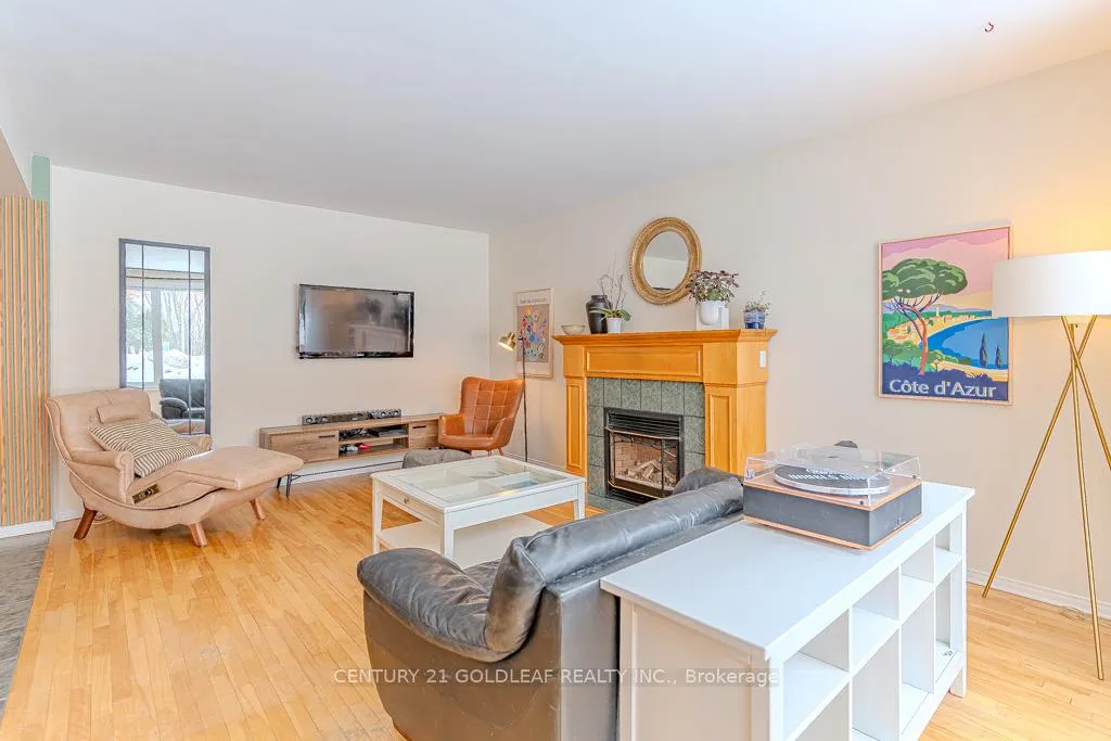 Photo 5 of 1075 North River Road, Ottawa, Overbrook — HOMEH