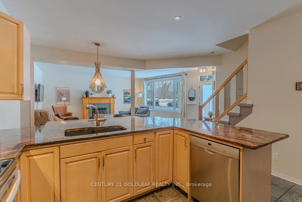 Photo 14 of 1075 North River Road, Ottawa, Overbrook — HOMEH