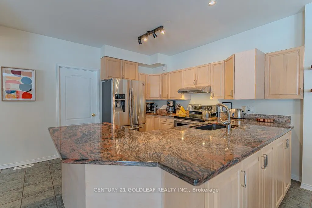 Photo 15 of 1075 North River Road, Ottawa, Overbrook — HOMEH
