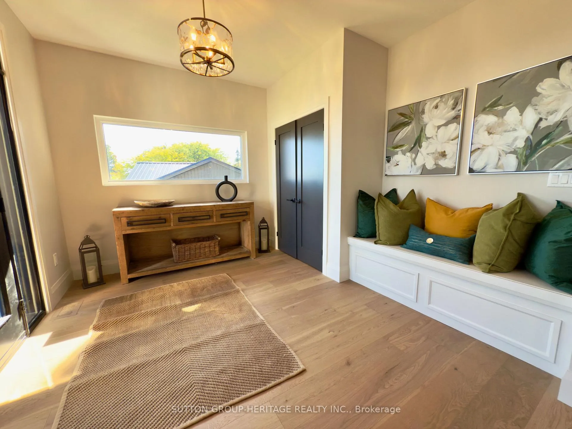 Photo 2 of 16 Coulcliff Boulevard, Scugog, Port Perry — HOMEH