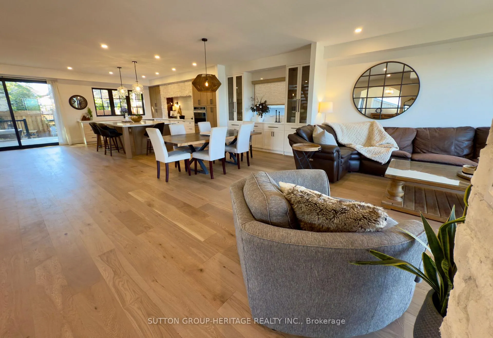 Photo 3 of 16 Coulcliff Boulevard, Scugog, Port Perry — HOMEH