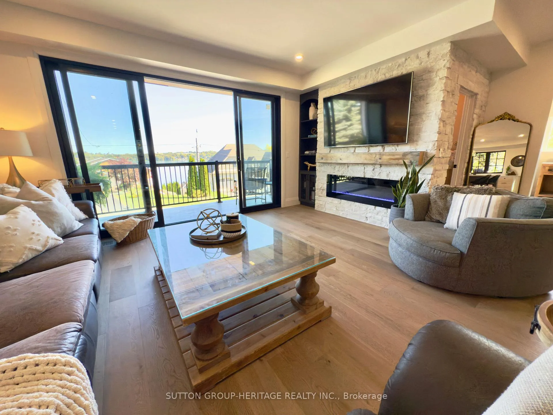 Photo 5 of 16 Coulcliff Boulevard, Scugog, Port Perry — HOMEH