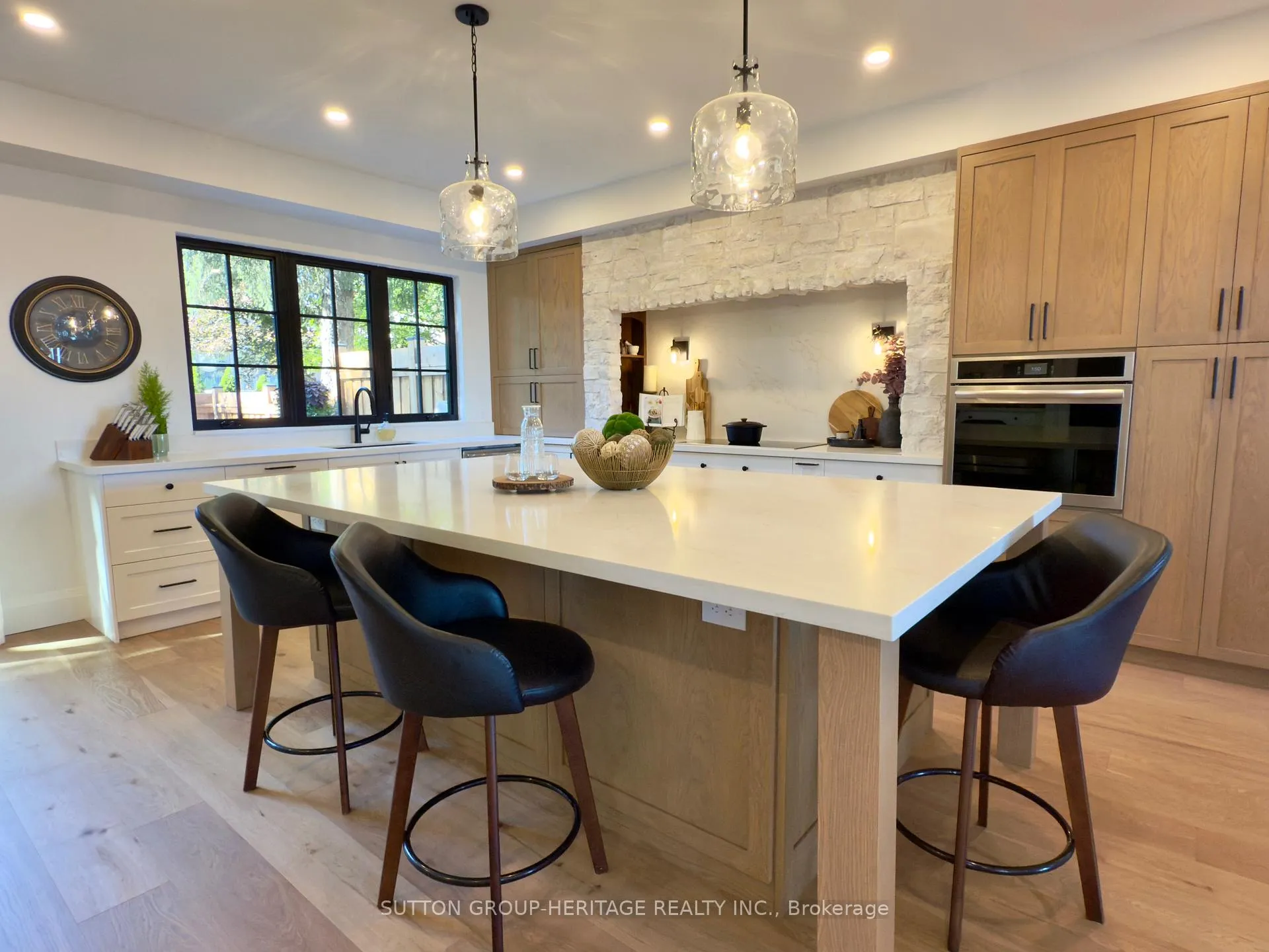 Photo 1 of 16 Coulcliff Boulevard, Scugog, Port Perry — HOMEH
