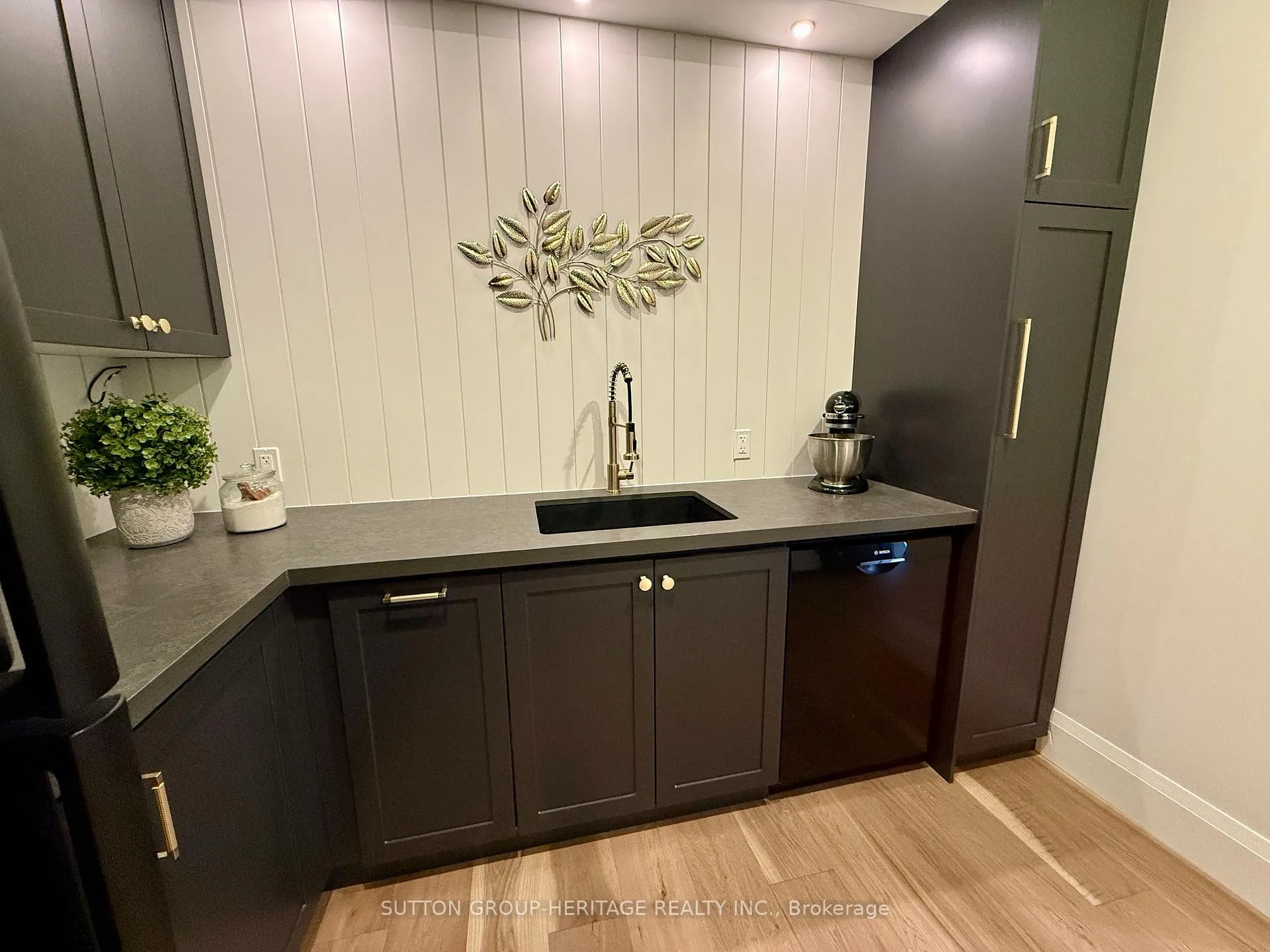 Photo 11 of 16 Coulcliff Boulevard, Scugog, Port Perry — HOMEH