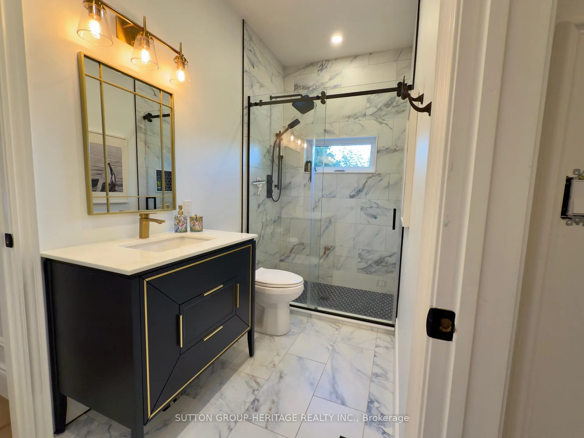 Photo 23 of 16 Coulcliff Boulevard, Scugog, Port Perry — HOMEH