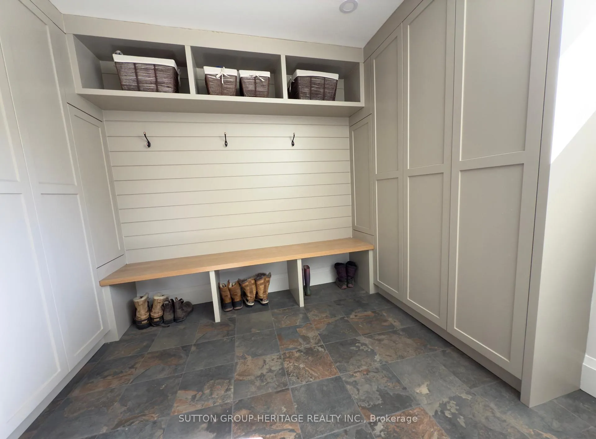 Photo 29 of 16 Coulcliff Boulevard, Scugog, Port Perry — HOMEH