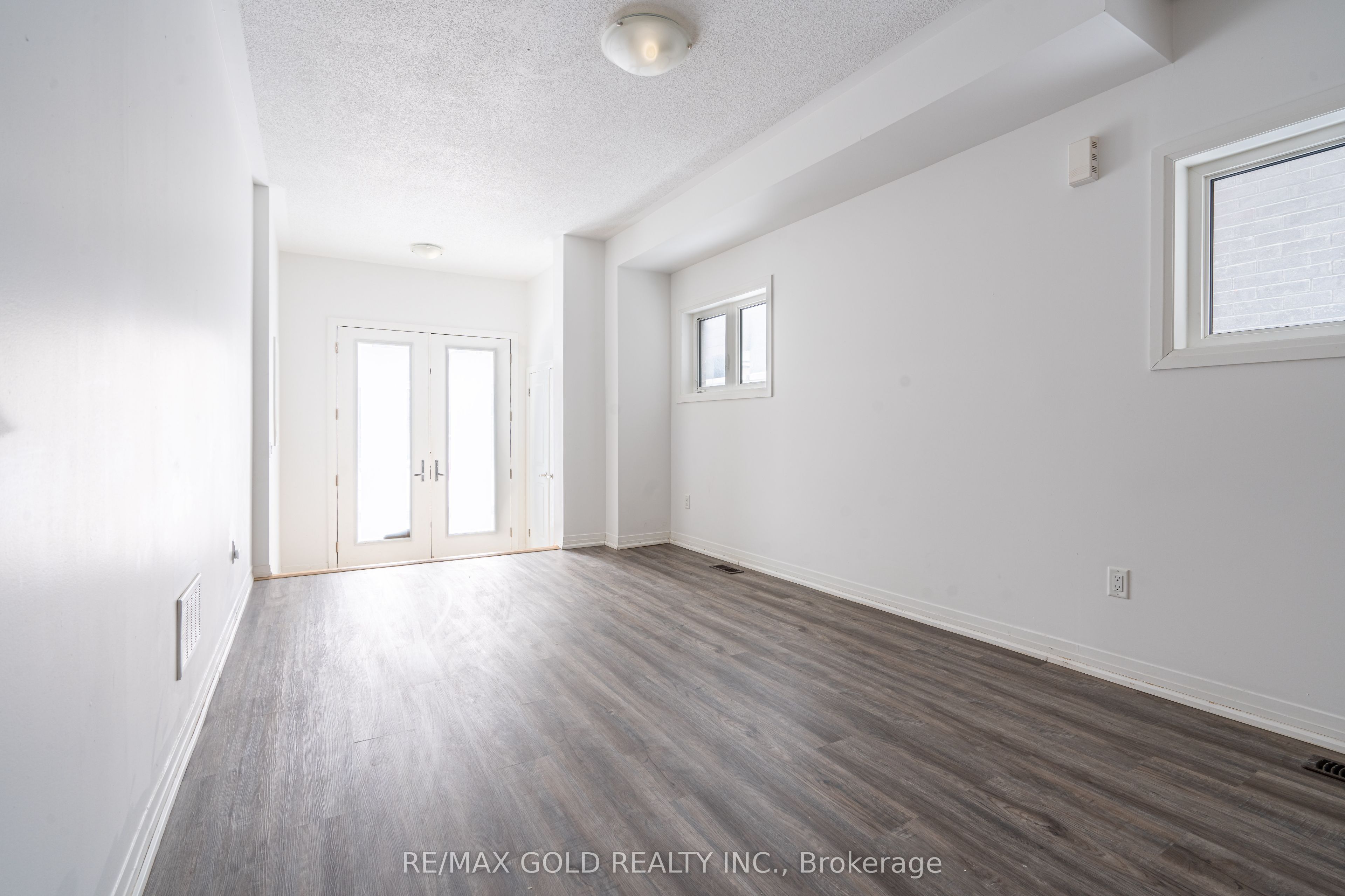 Photo 5 of 18 Haydrop Road, Brampton, Bram East — HOMEH