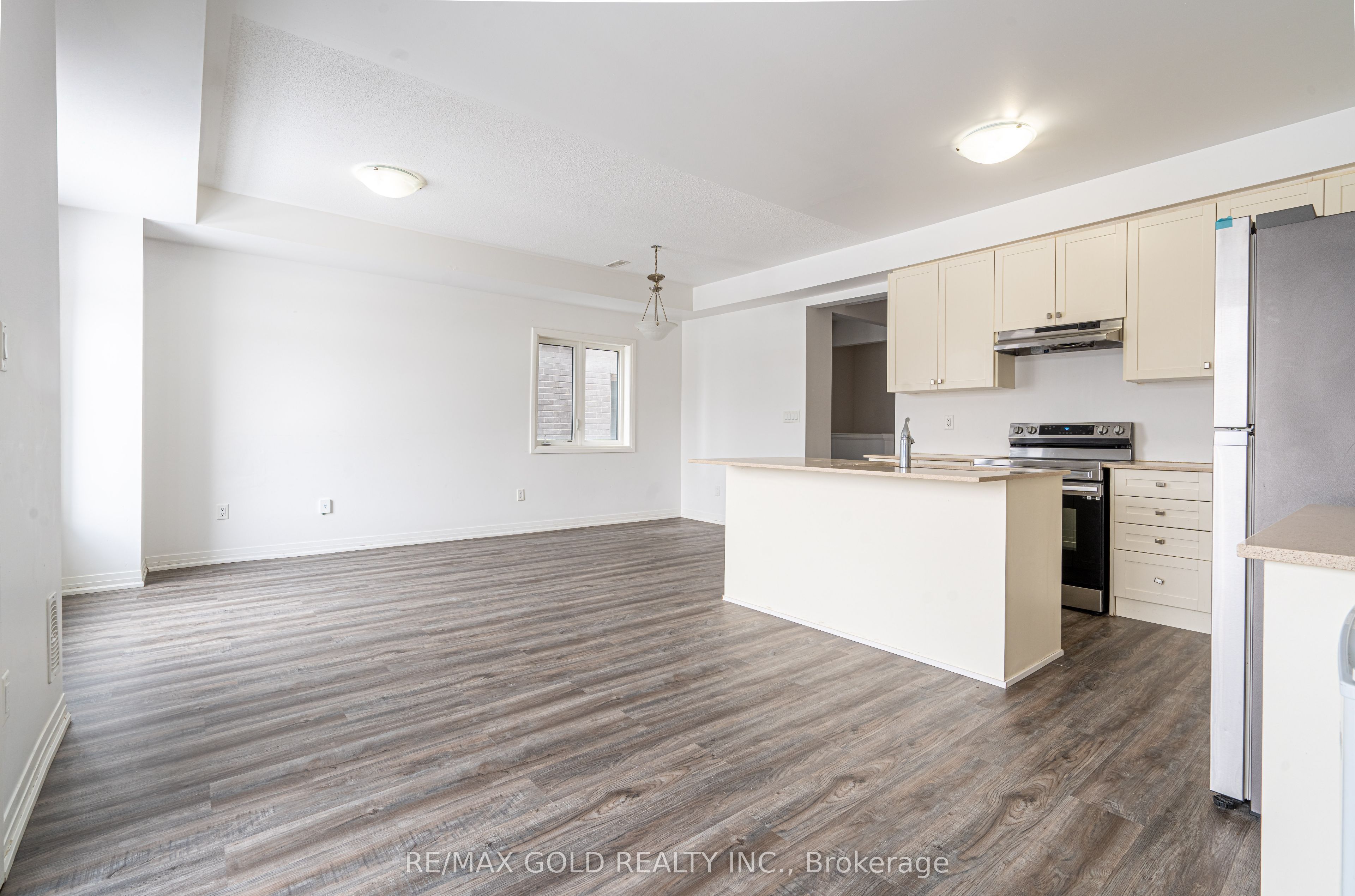 Photo 11 of 18 Haydrop Road, Brampton, Bram East — HOMEH