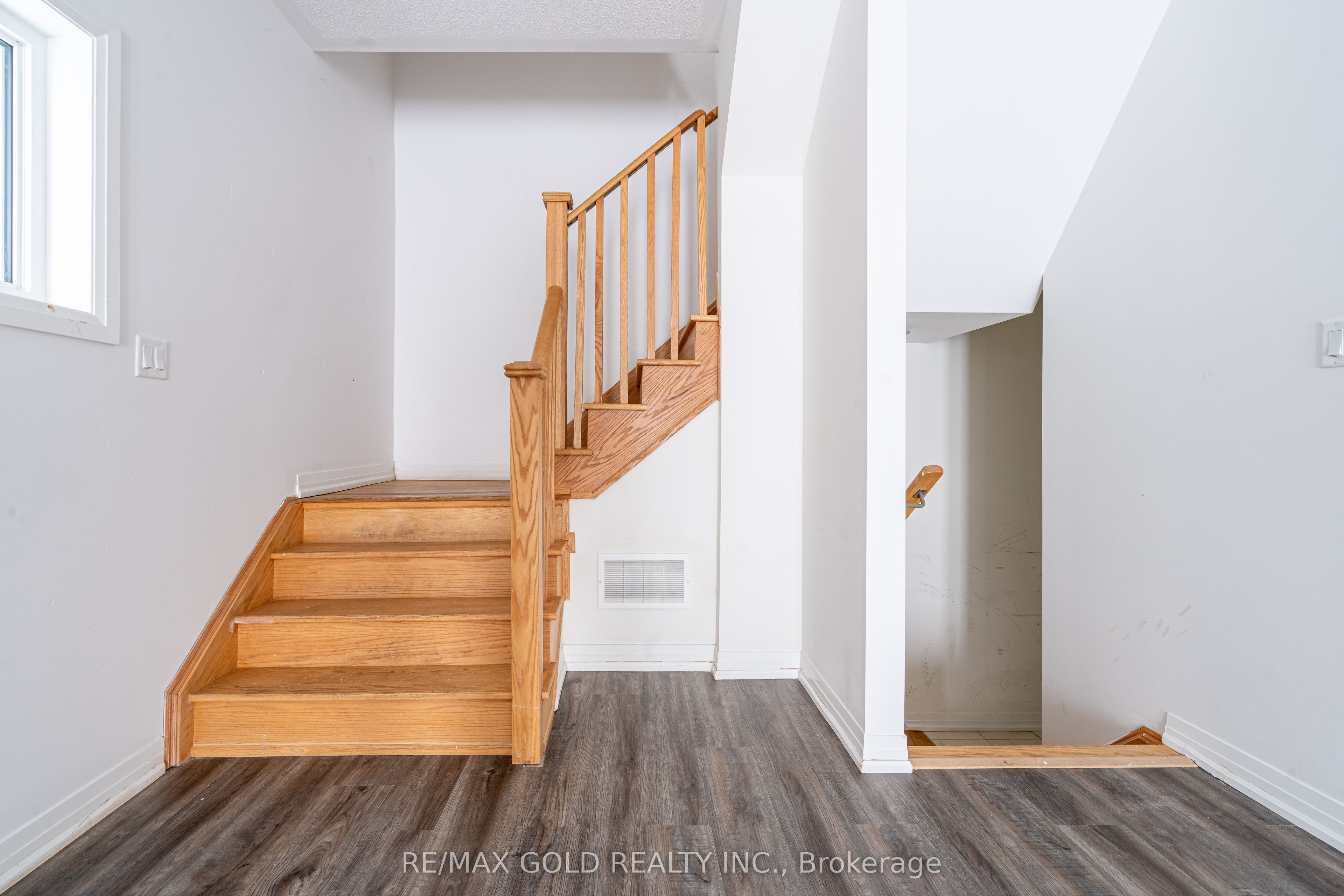 Photo 6 of 18 Haydrop Road, Brampton, Bram East — HOMEH