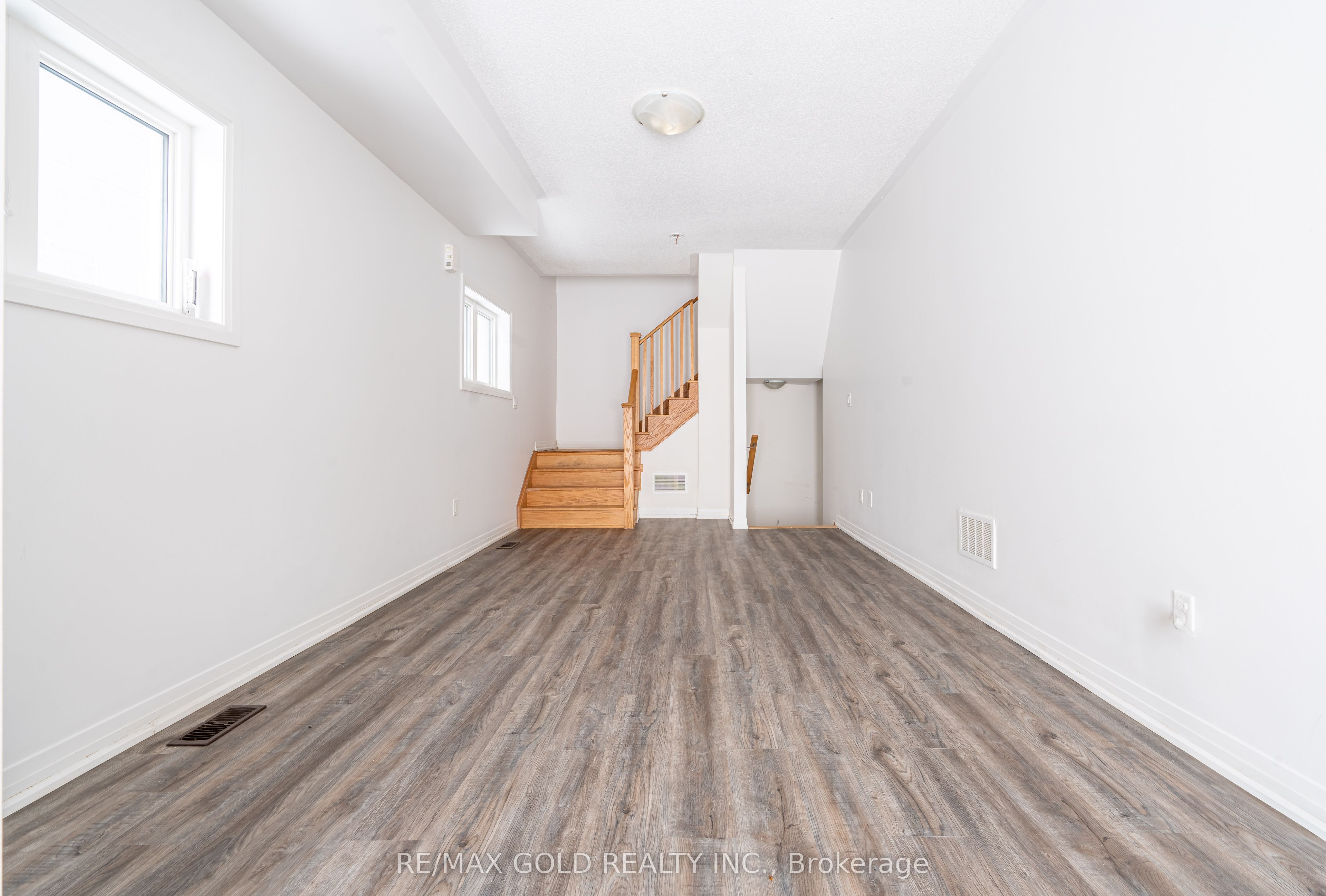 Photo 3 of 18 Haydrop Road, Brampton, Bram East — HOMEH