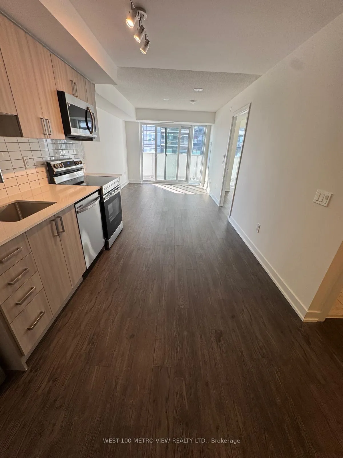 Photo 2 of Unit 610, 1010 Sandy Beach Road, Pickering, Bay Ridges — HOMEH