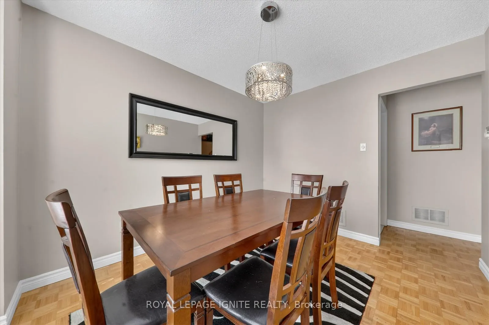 Photo 9 of 136 Chipmunk Crescent, Brampton, Sandringham-Wellington — HOMEH