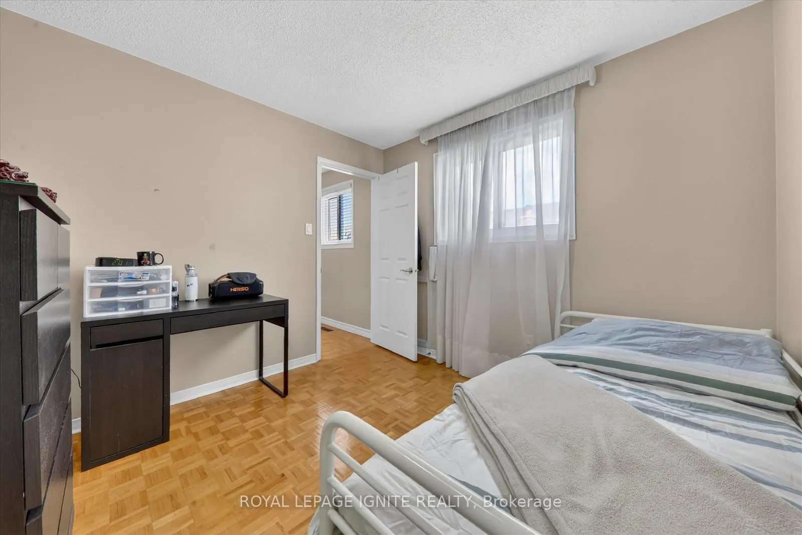 Photo 13 of 136 Chipmunk Crescent, Brampton, Sandringham-Wellington — HOMEH