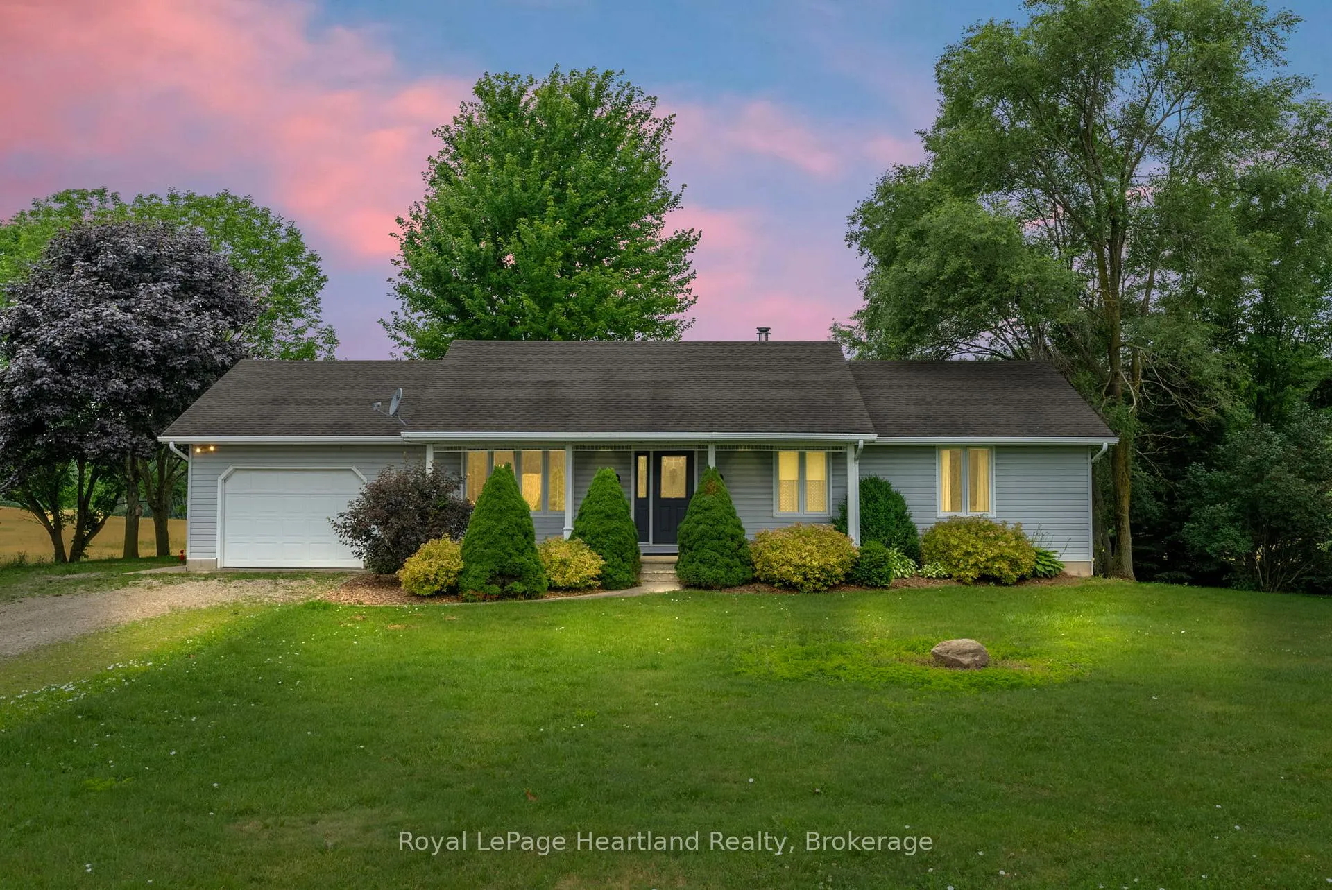 Photo 3 of 9462 Ayton Road, Minto — HOMEH