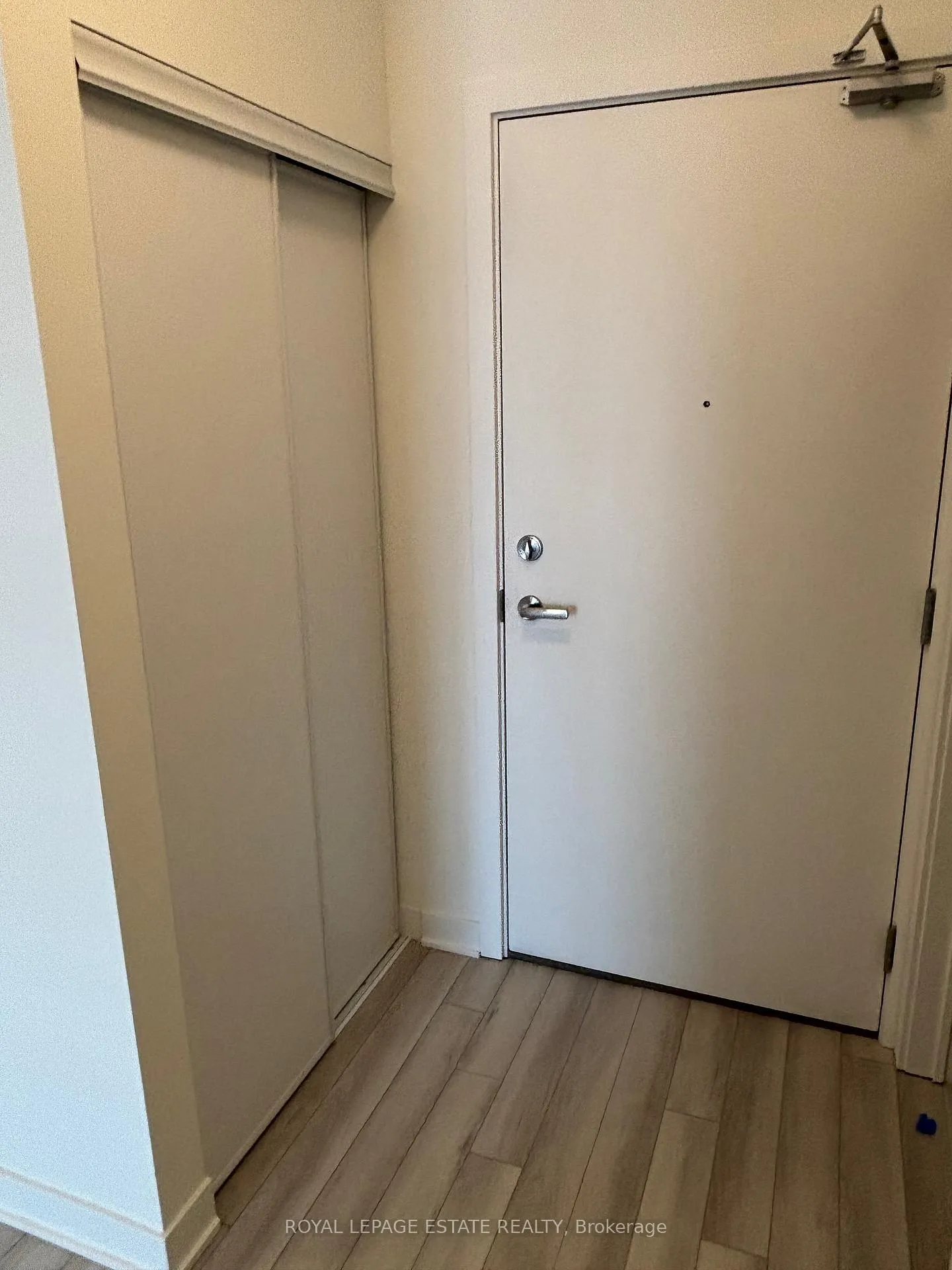 Photo 4 of Unit 404, 51 Clarington Boulevard, Clarington, Bowmanville — HOMEH