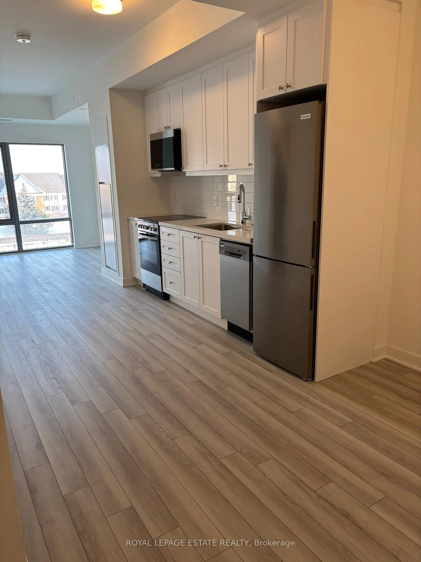 Photo 5 of Unit 404, 51 Clarington Boulevard, Clarington, Bowmanville — HOMEH