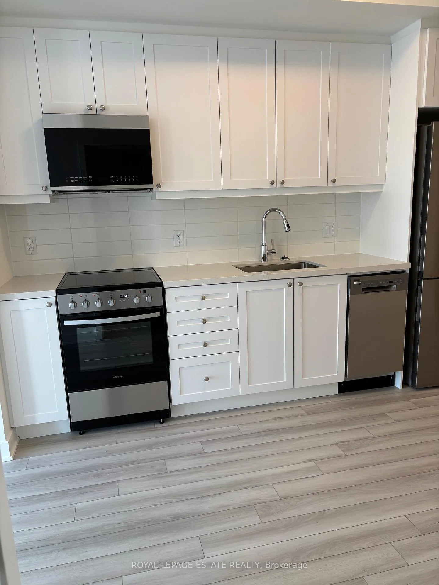 Photo 7 of Unit 404, 51 Clarington Boulevard, Clarington, Bowmanville — HOMEH