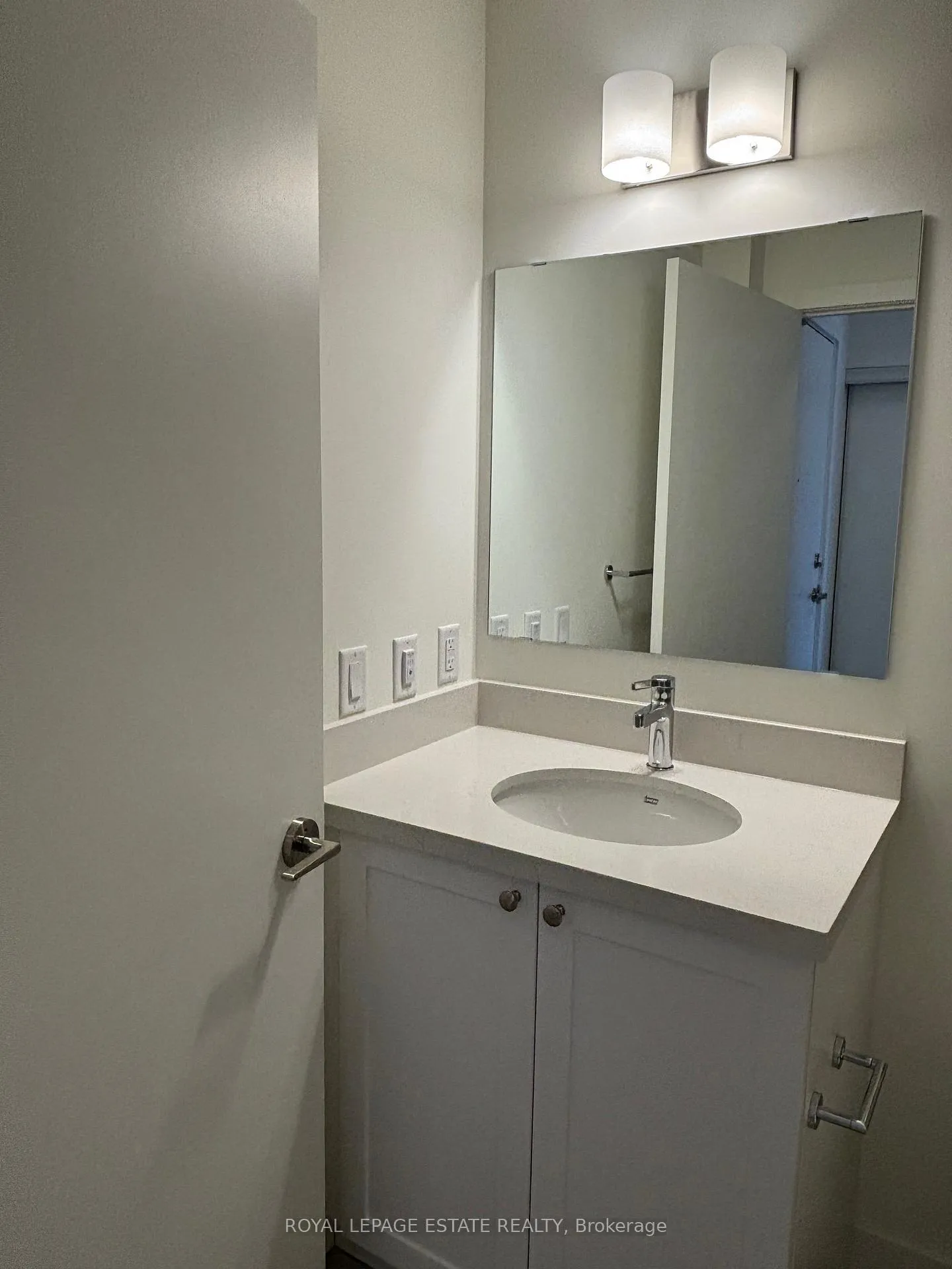 Photo 12 of Unit 404, 51 Clarington Boulevard, Clarington, Bowmanville — HOMEH