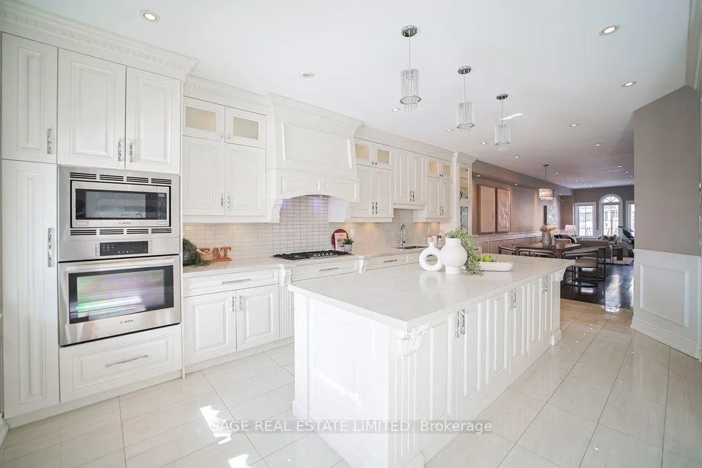Photo 5 of 19 Estoril Terrace, Toronto, Weston-Pellam Park — HOMEH