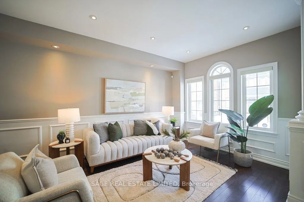 Photo 8 of 19 Estoril Terrace, Toronto, Weston-Pellam Park — HOMEH