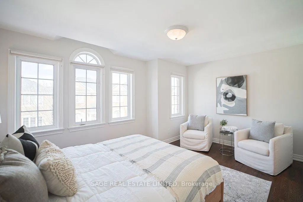 Photo 16 of 19 Estoril Terrace, Toronto, Weston-Pellam Park — HOMEH