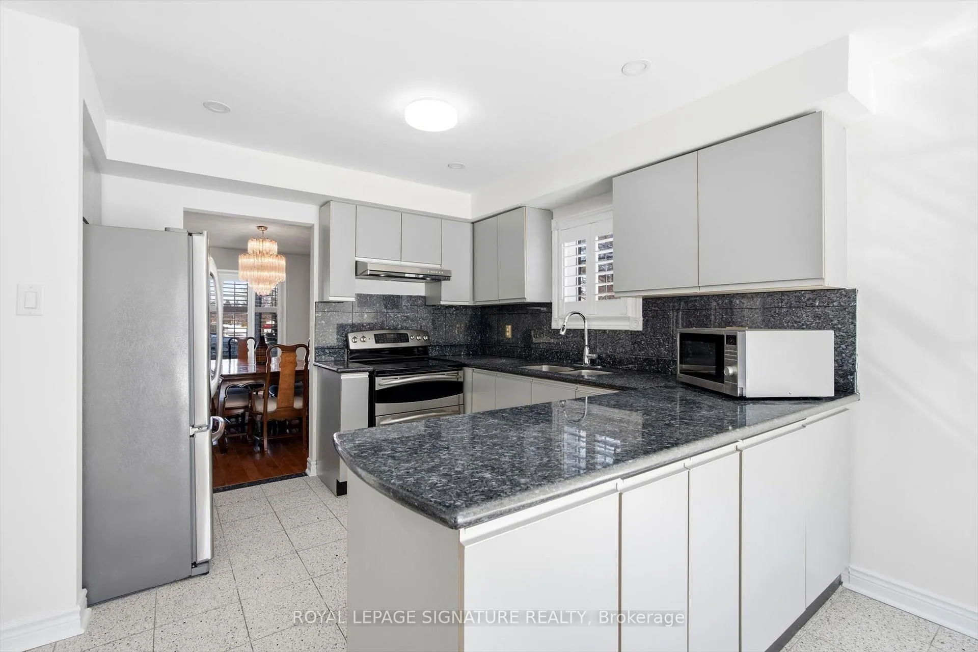 Photo 6 of 81 Parkside Drive, Brampton, Brampton South — HOMEH