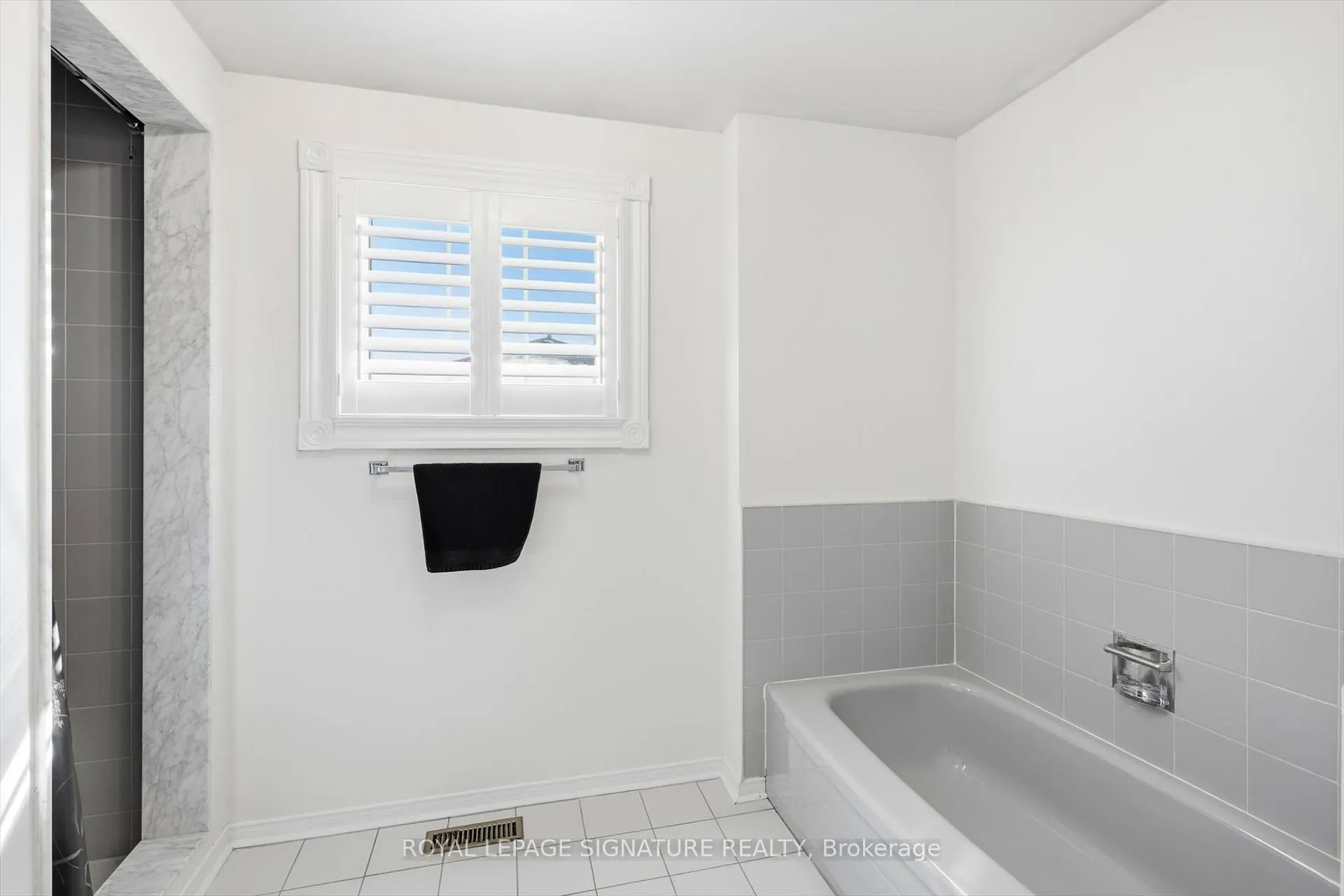 Photo 30 of 81 Parkside Drive, Brampton, Brampton South — HOMEH