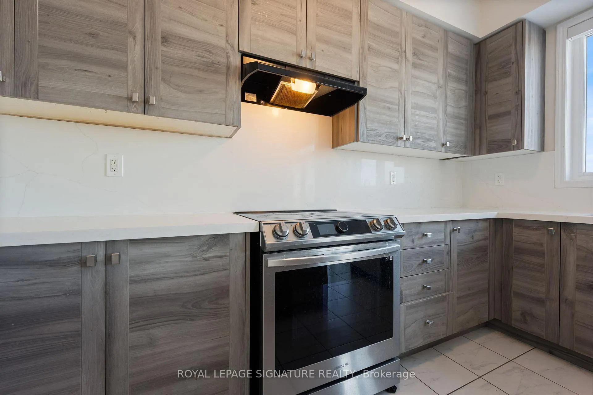 Photo 15 of 153 David Street, Haldimand — HOMEH