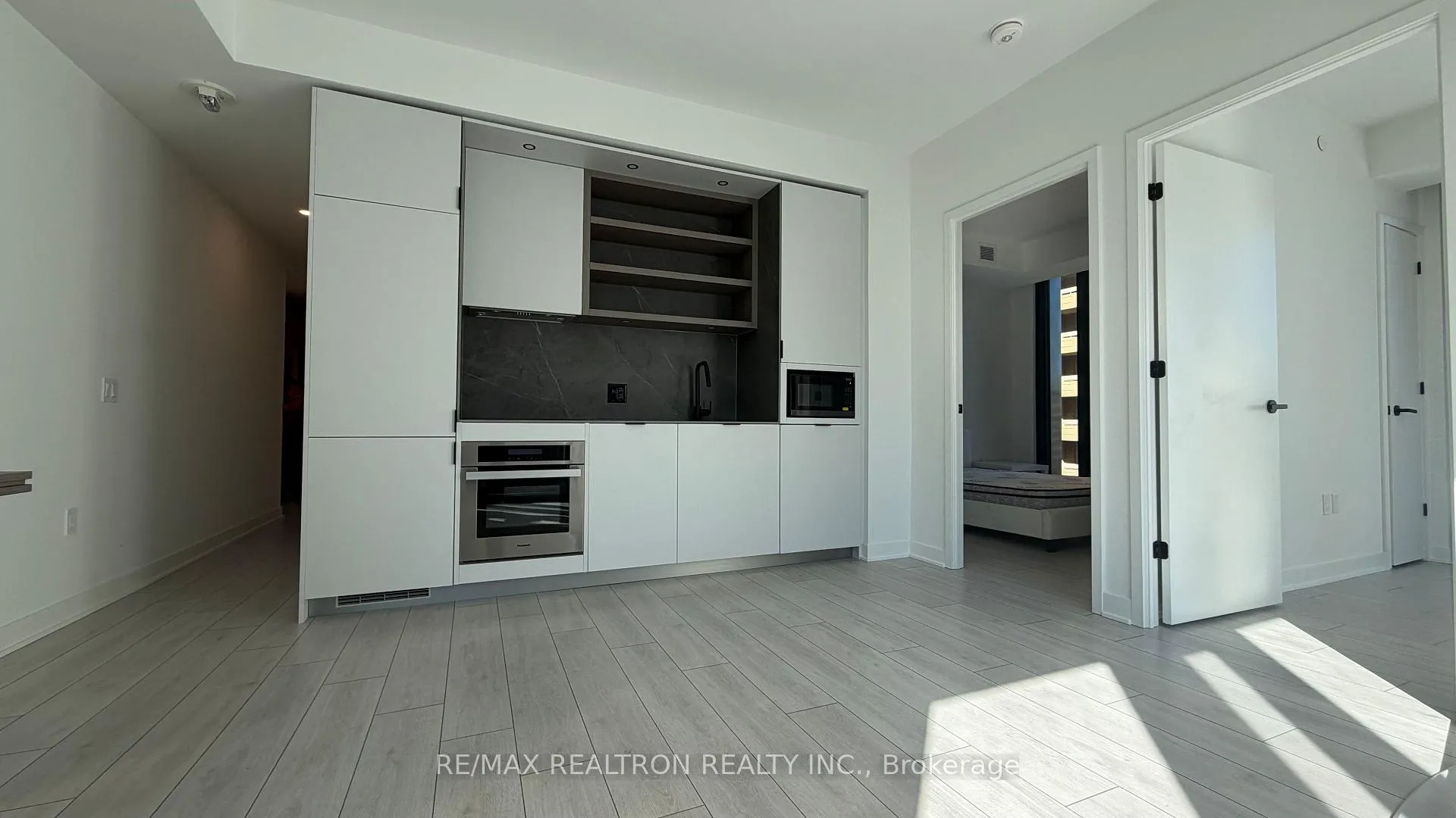 Photo 8 of Unit 803, 55 Charles Street E, Toronto, Church-Yonge Corridor — HOMEH