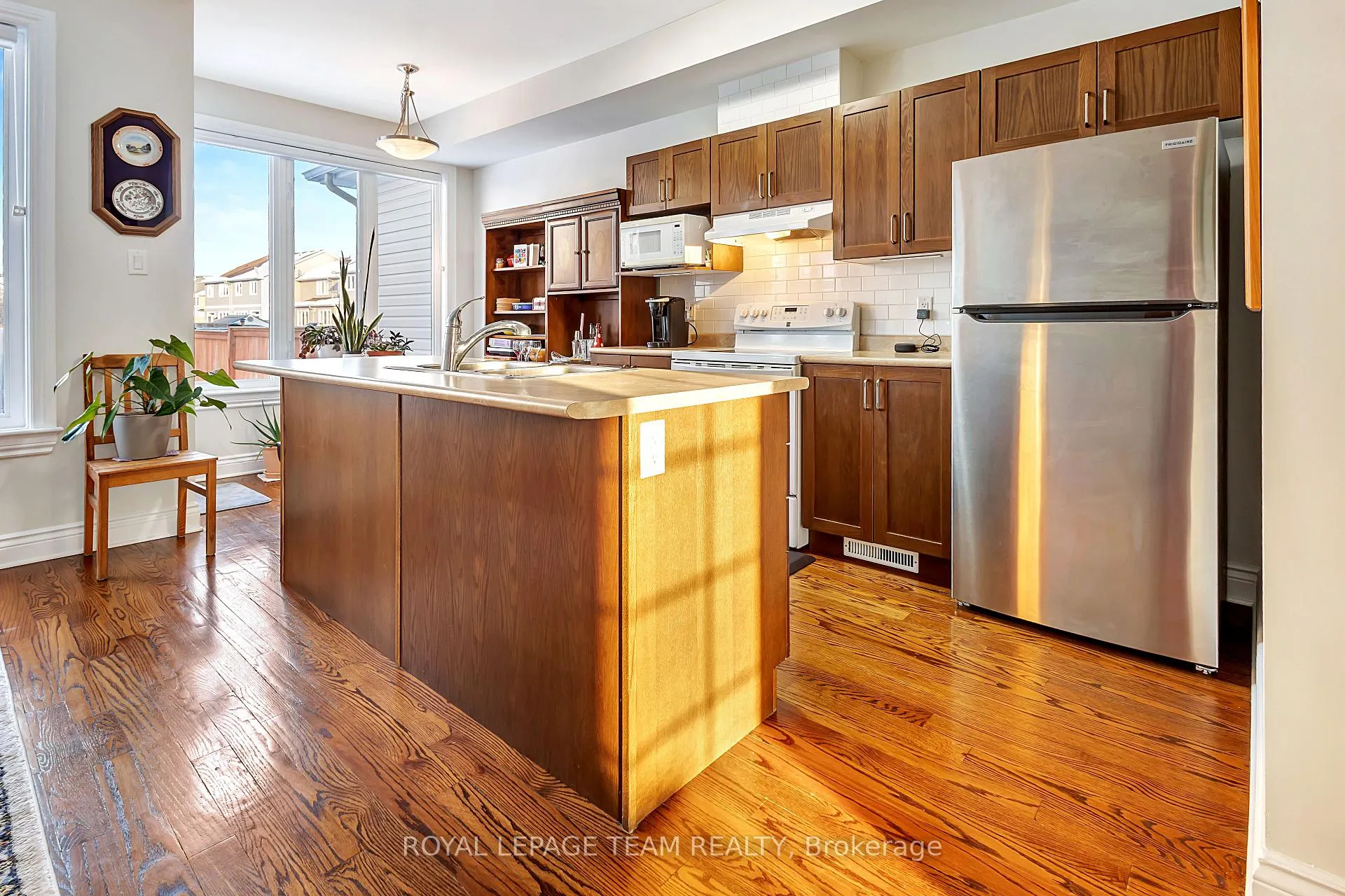 Photo 8 of 88 Desmond Trudeau Drive, Arnprior — HOMEH