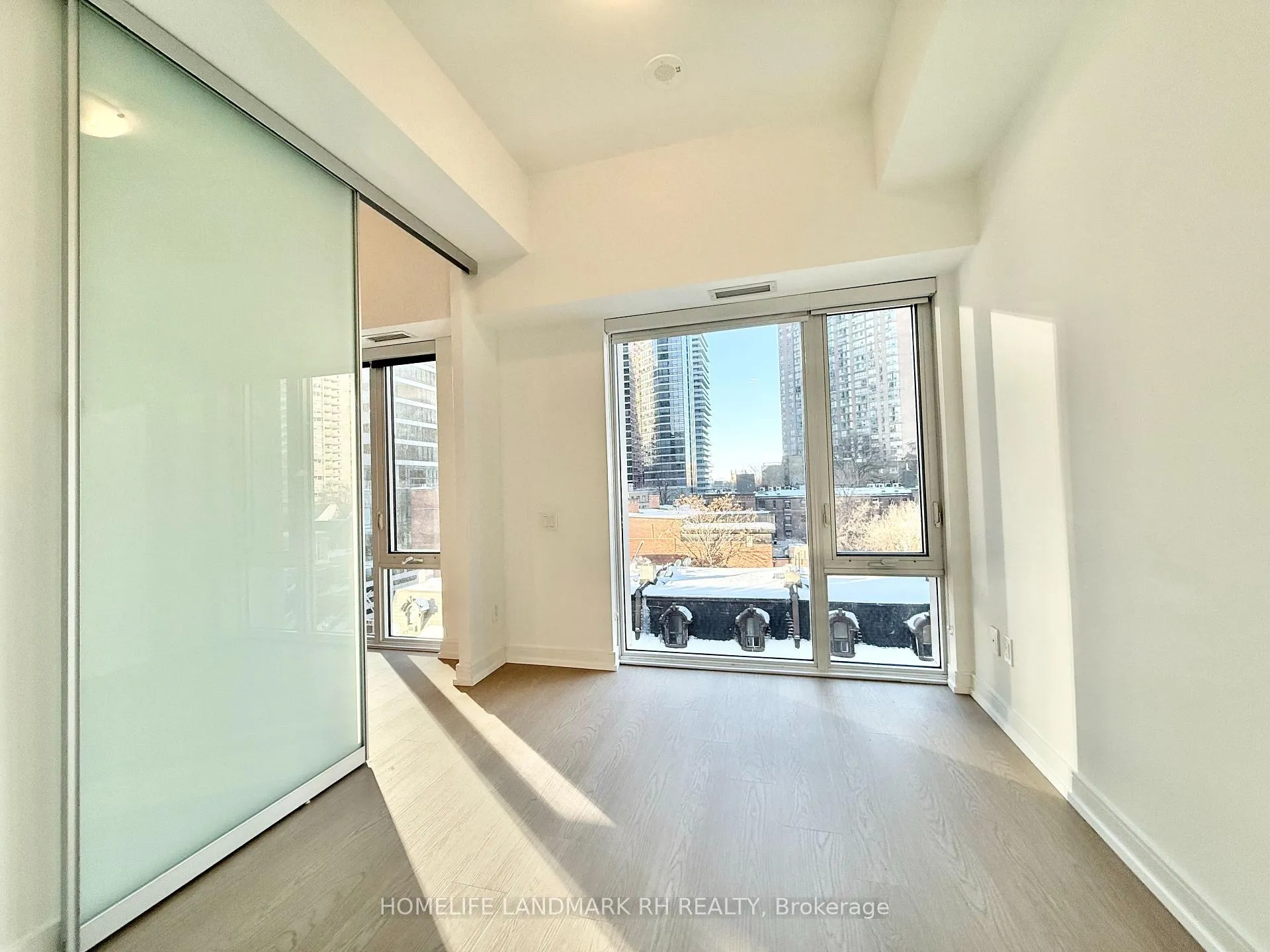 Photo 7 of Unit 511, 3 Gloucester Street, Toronto, Church-Yonge Corridor — HOMEH
