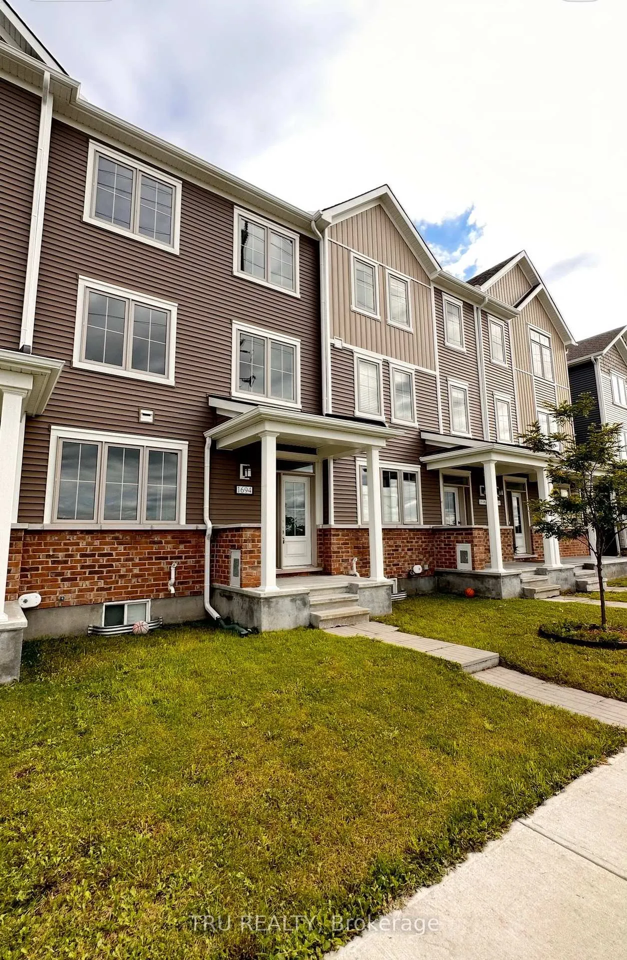 Photo 1 of 1694 Maple Grove Road, Ottawa, Stittsville (North) — HOMEH