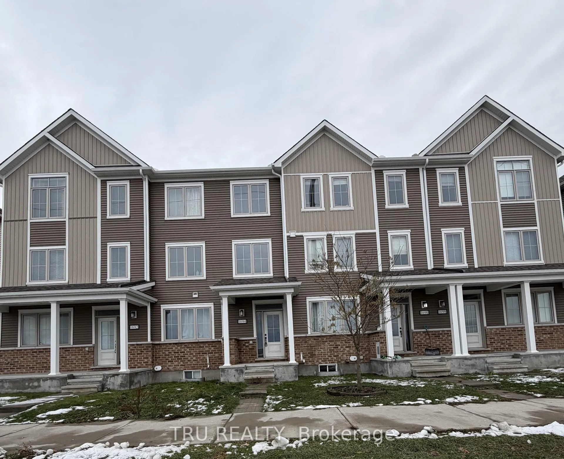 Photo 2 of 1694 Maple Grove Road, Ottawa, Stittsville (North) — HOMEH