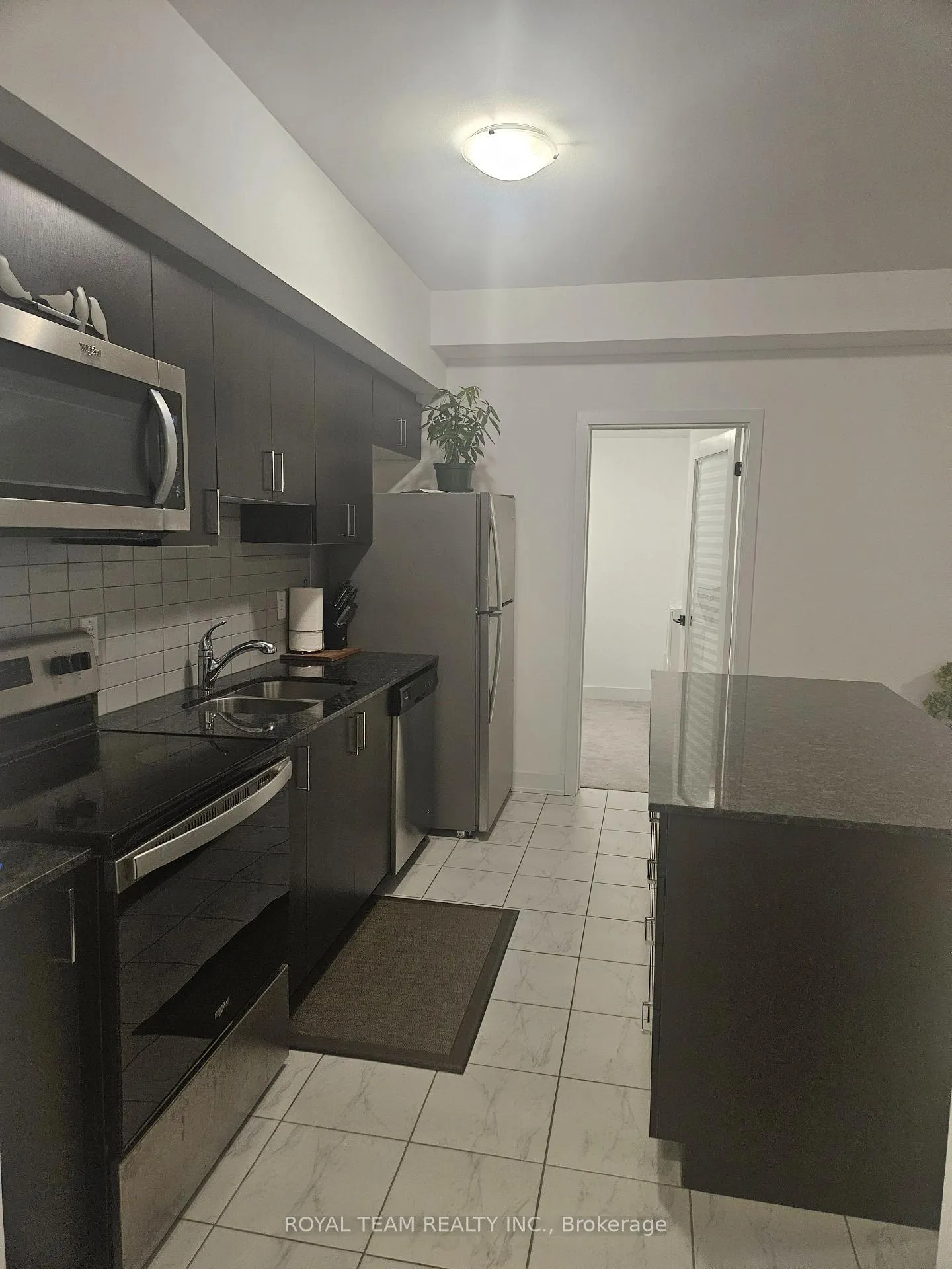 Photo 8 of Unit 405, 6 Spice Way, Barrie, Rural Barrie Southeast — HOMEH