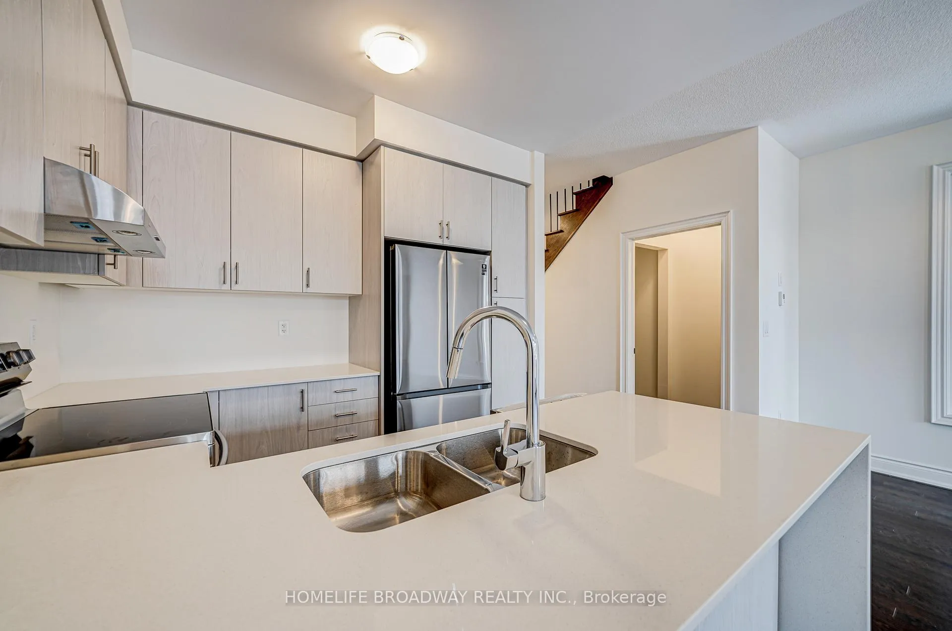 Photo 7 of 30 Tremoy Road, East Gwillimbury, Holland Landing — HOMEH
