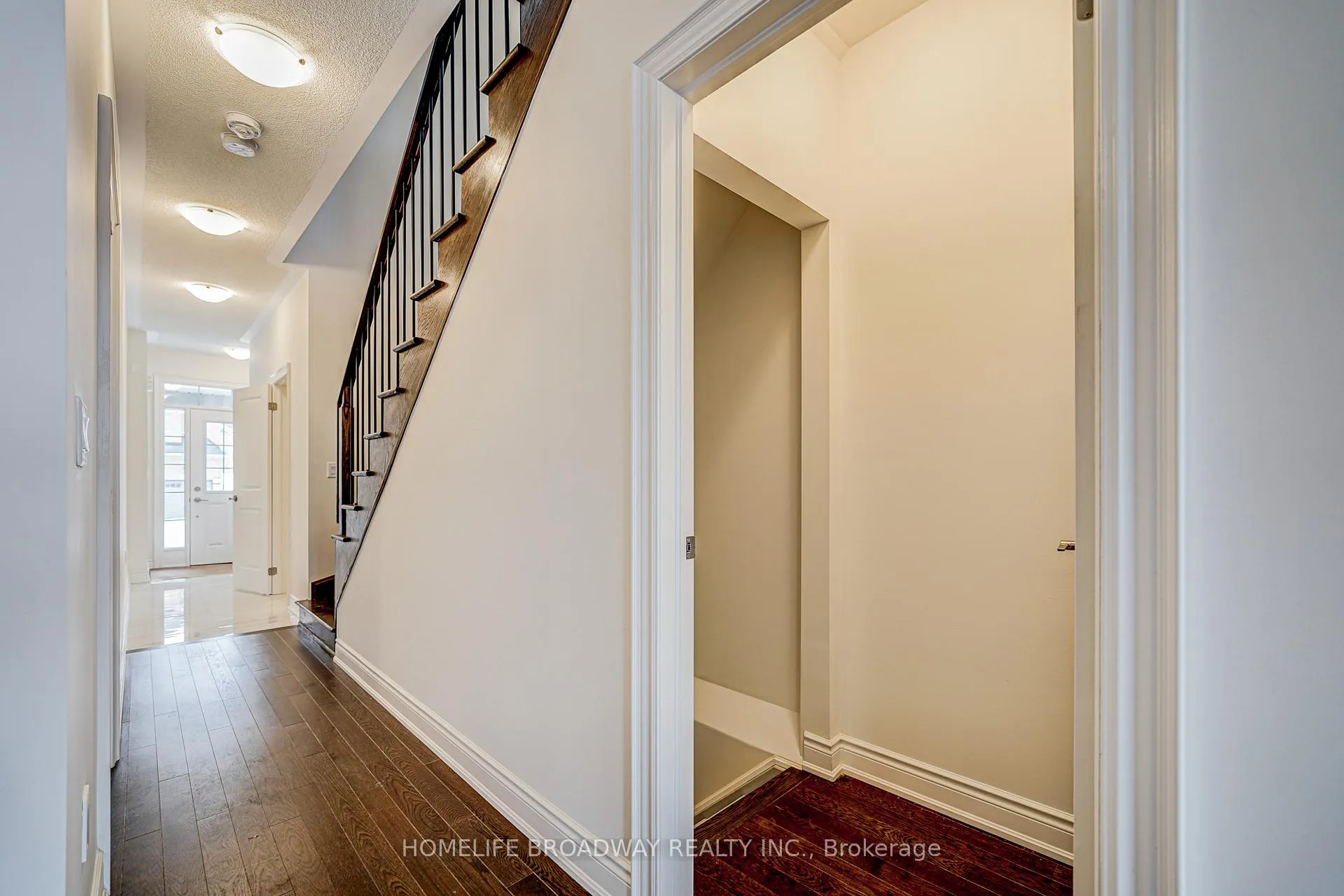 Photo 8 of 30 Tremoy Road, East Gwillimbury, Holland Landing — HOMEH