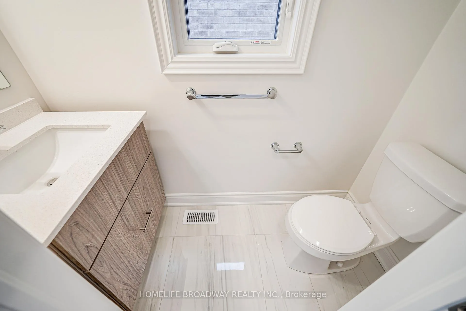 Photo 9 of 30 Tremoy Road, East Gwillimbury, Holland Landing — HOMEH