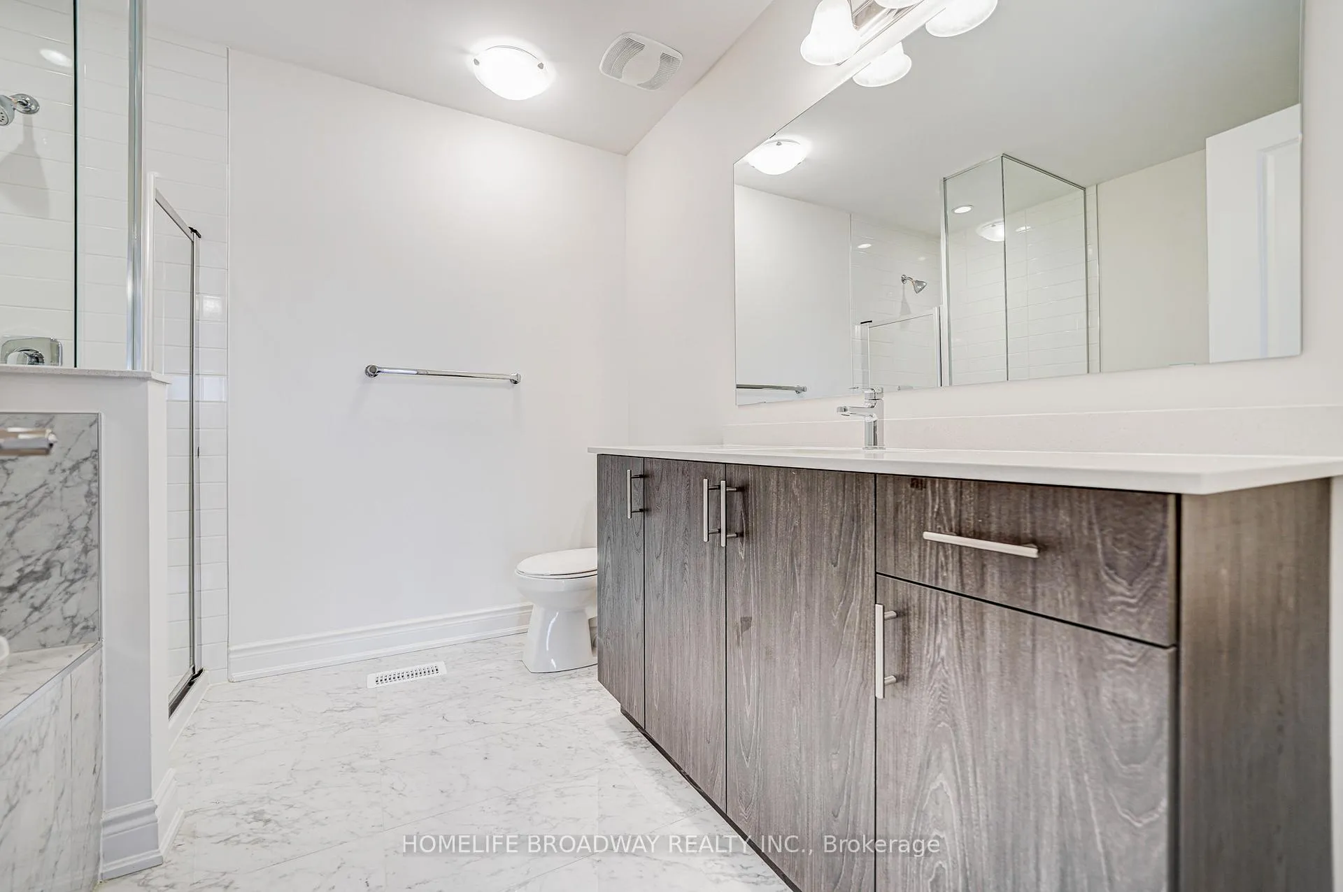 Photo 15 of 30 Tremoy Road, East Gwillimbury, Holland Landing — HOMEH