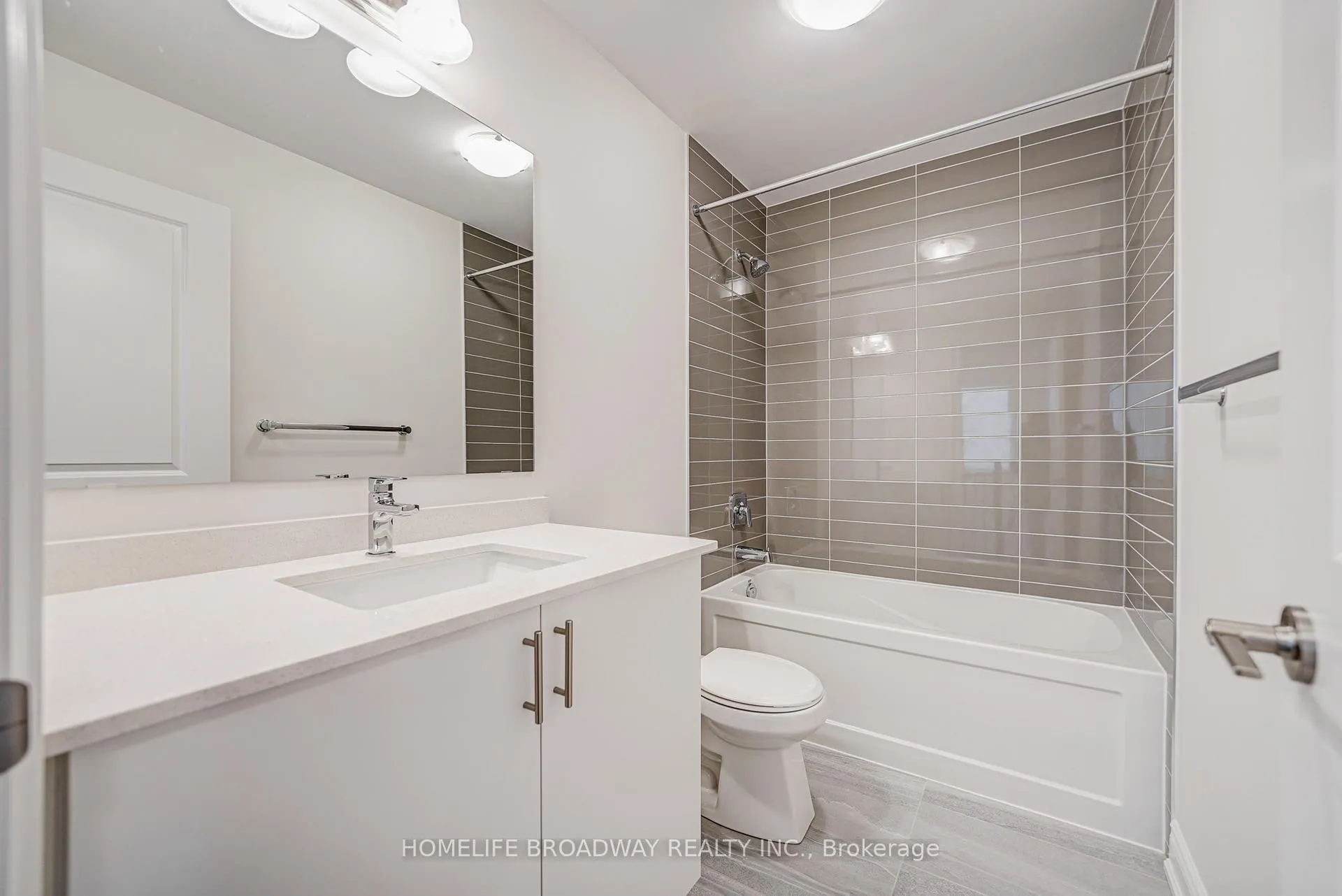 Photo 17 of 30 Tremoy Road, East Gwillimbury, Holland Landing — HOMEH
