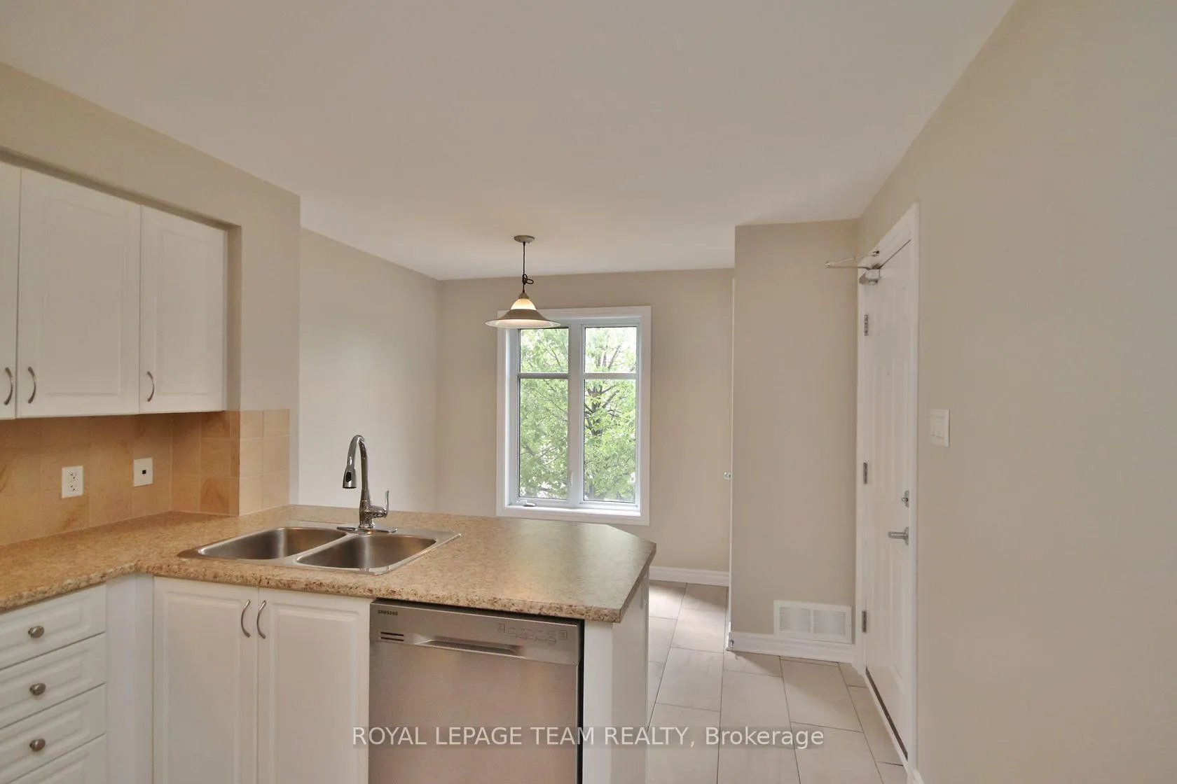 Photo 6 of 583A Chapman Mills Drive, Ottawa, Barrhaven - Strandherd — HOMEH