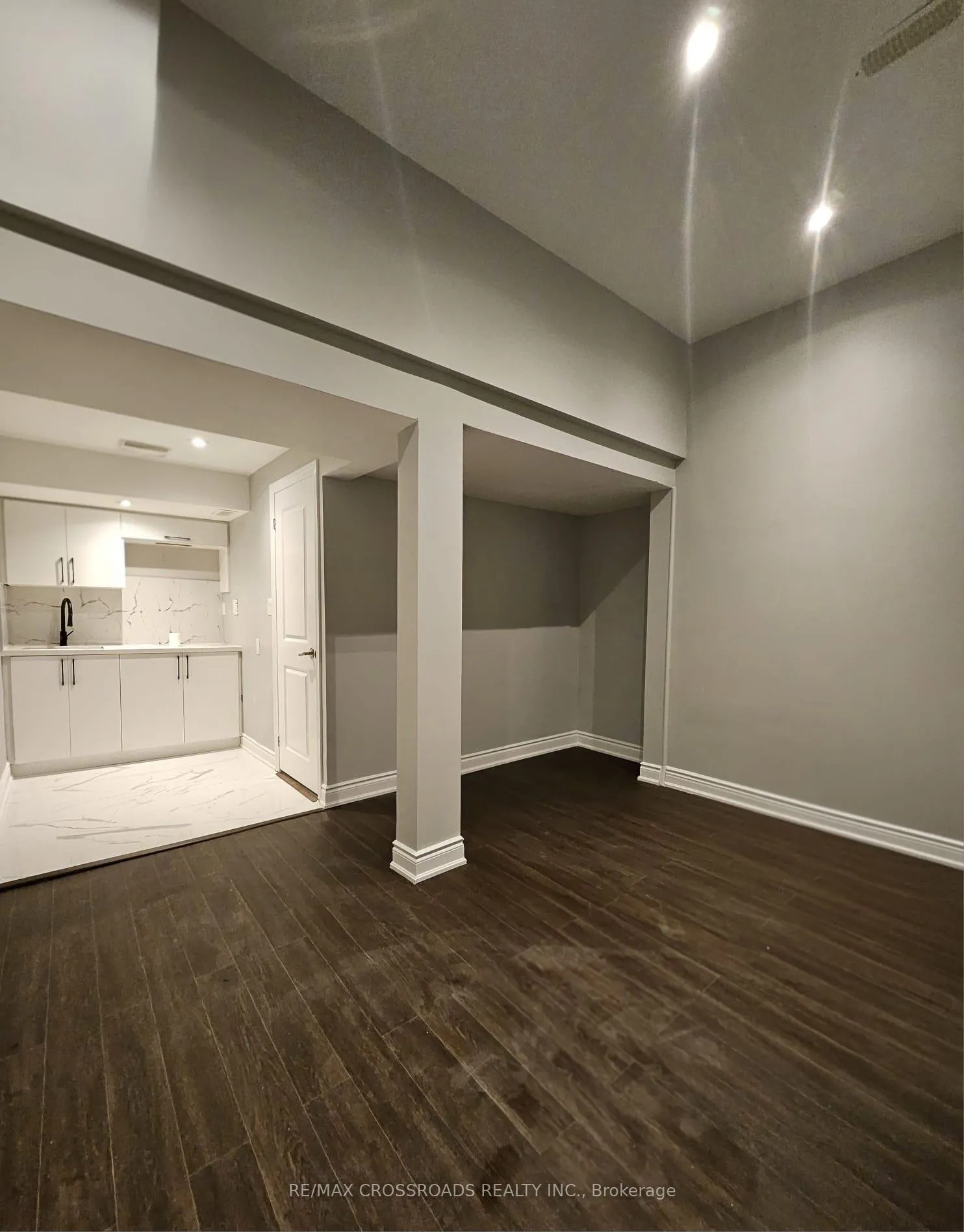 Front of Unit (Bsmnt), 3 Honey Drive