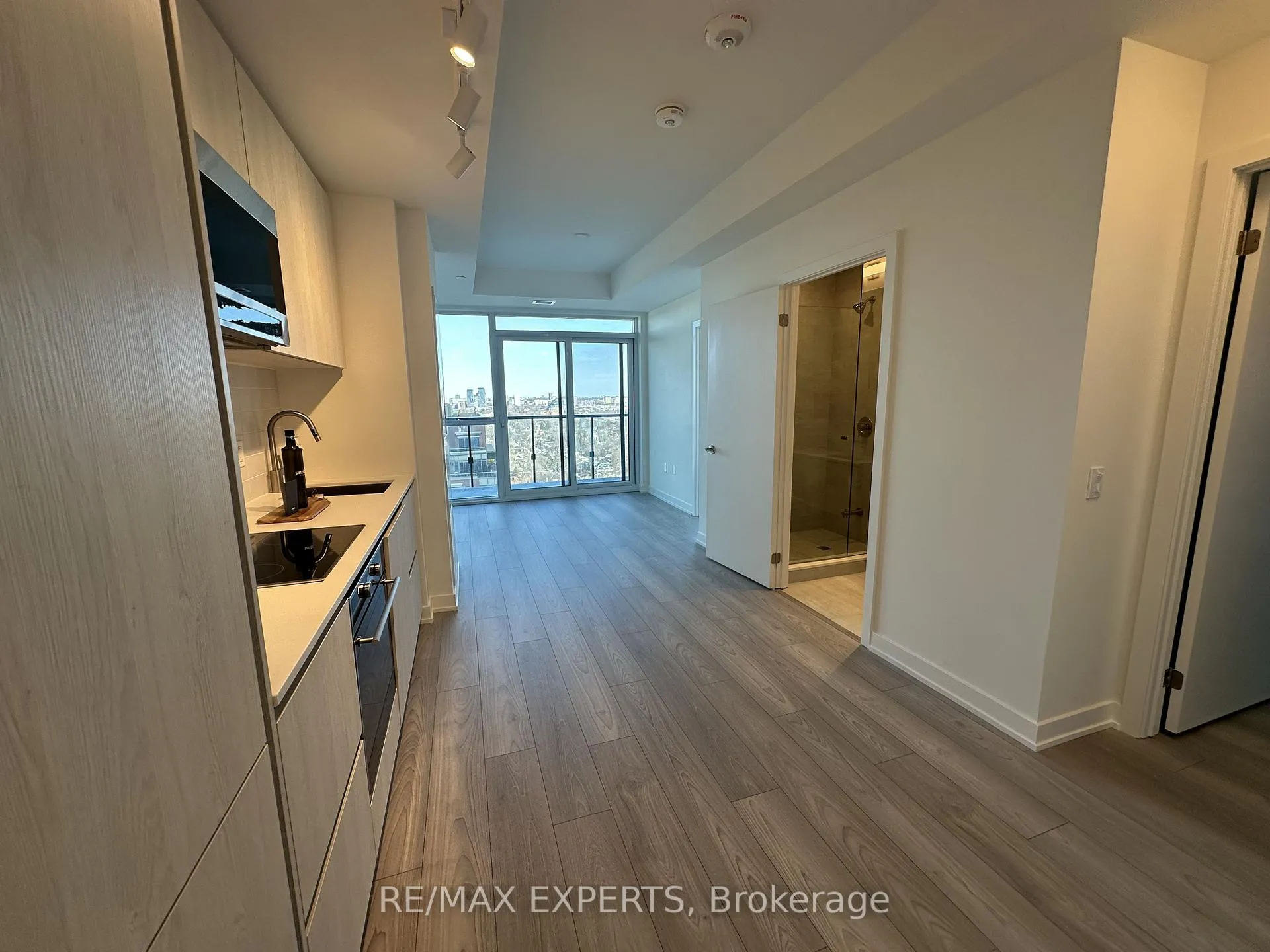 Photo 3 of 120 Broadway Avenue, Toronto, Mount Pleasant West — HOMEH