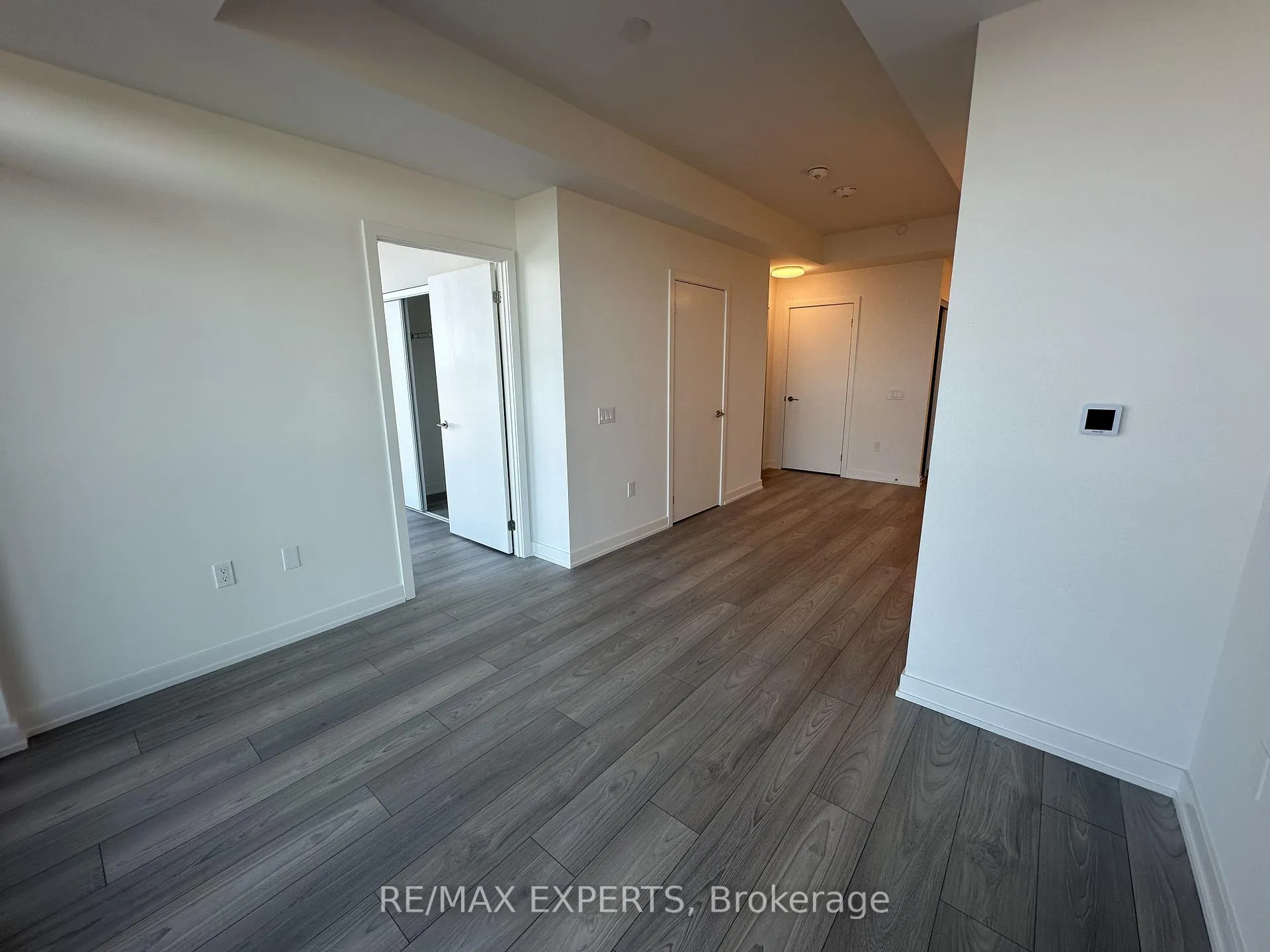 Photo 4 of 120 Broadway Avenue, Toronto, Mount Pleasant West — HOMEH
