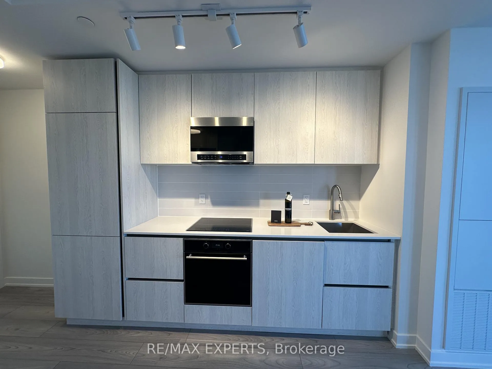 Photo 8 of 120 Broadway Avenue, Toronto, Mount Pleasant West — HOMEH