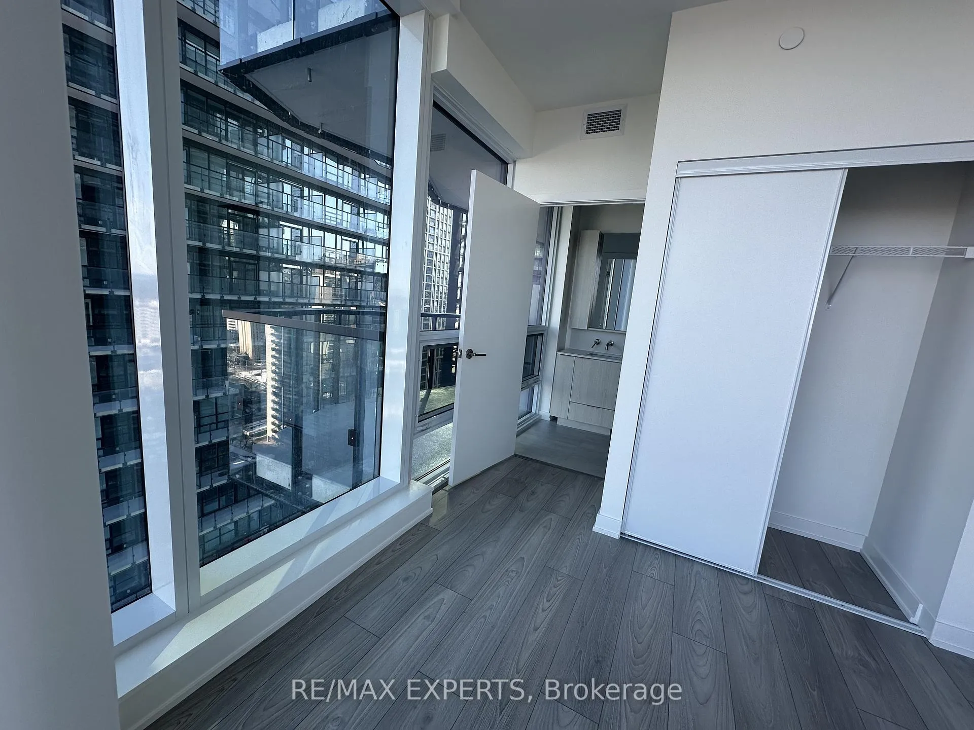 Photo 13 of 120 Broadway Avenue, Toronto, Mount Pleasant West — HOMEH